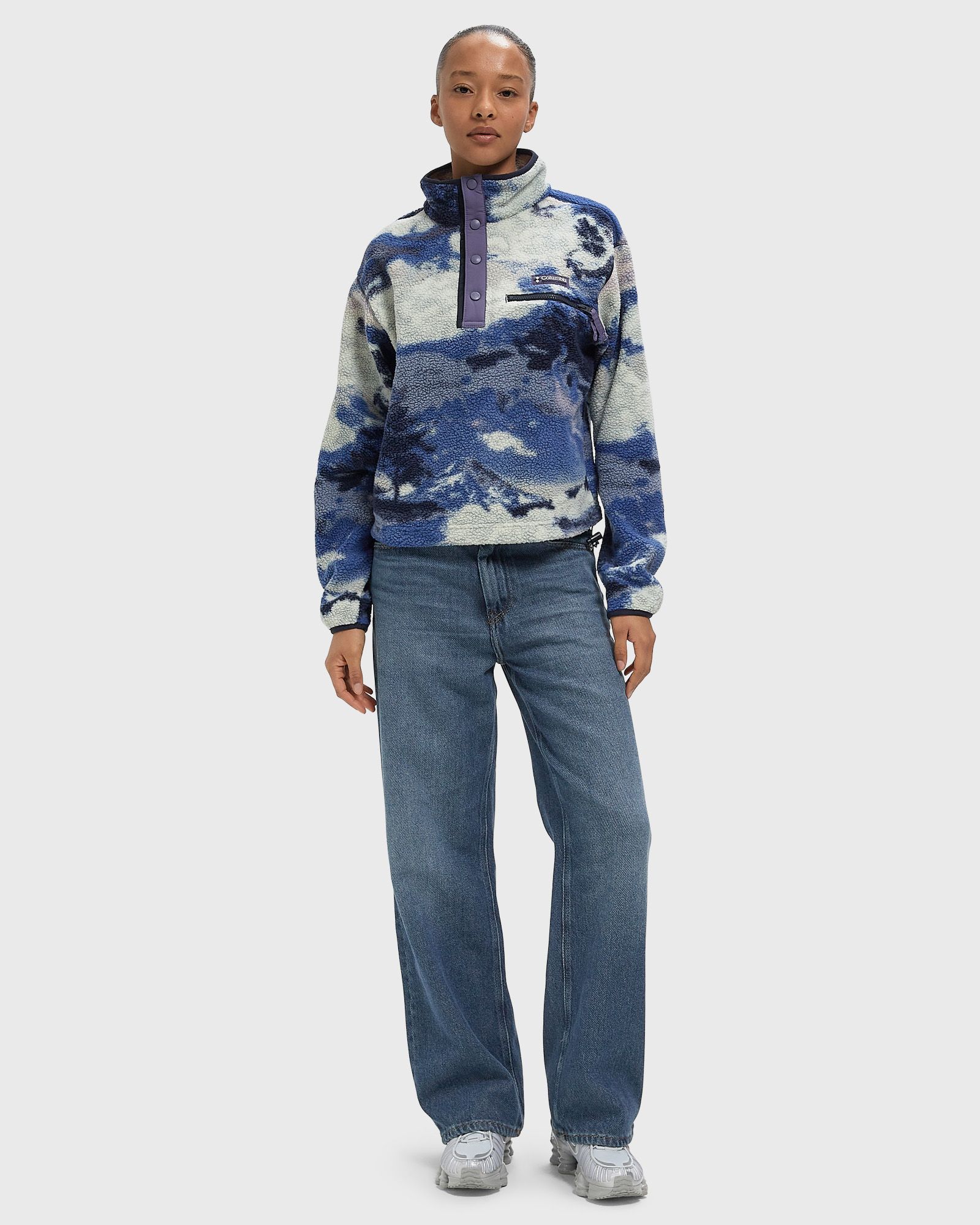 Helvetia II Printed Crop