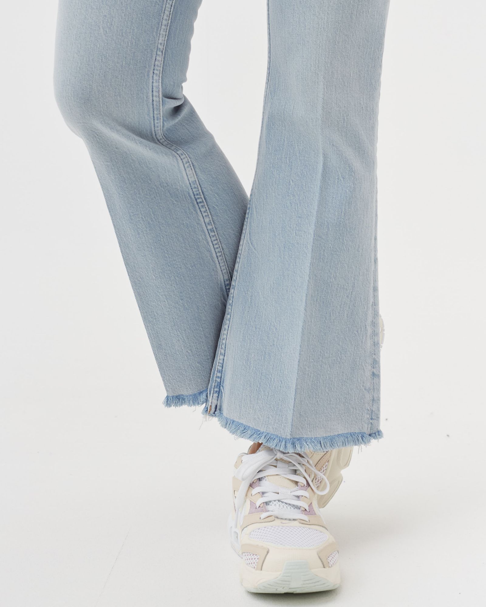 WMNS Cropped Flare Jeans