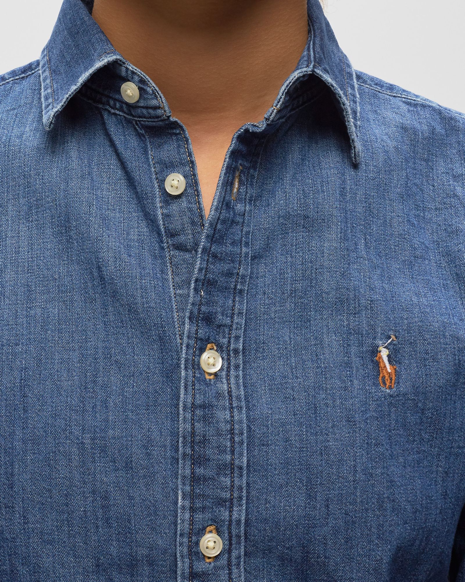 WMNS LONG SLEEVE BUTTON FRONT SHIRT