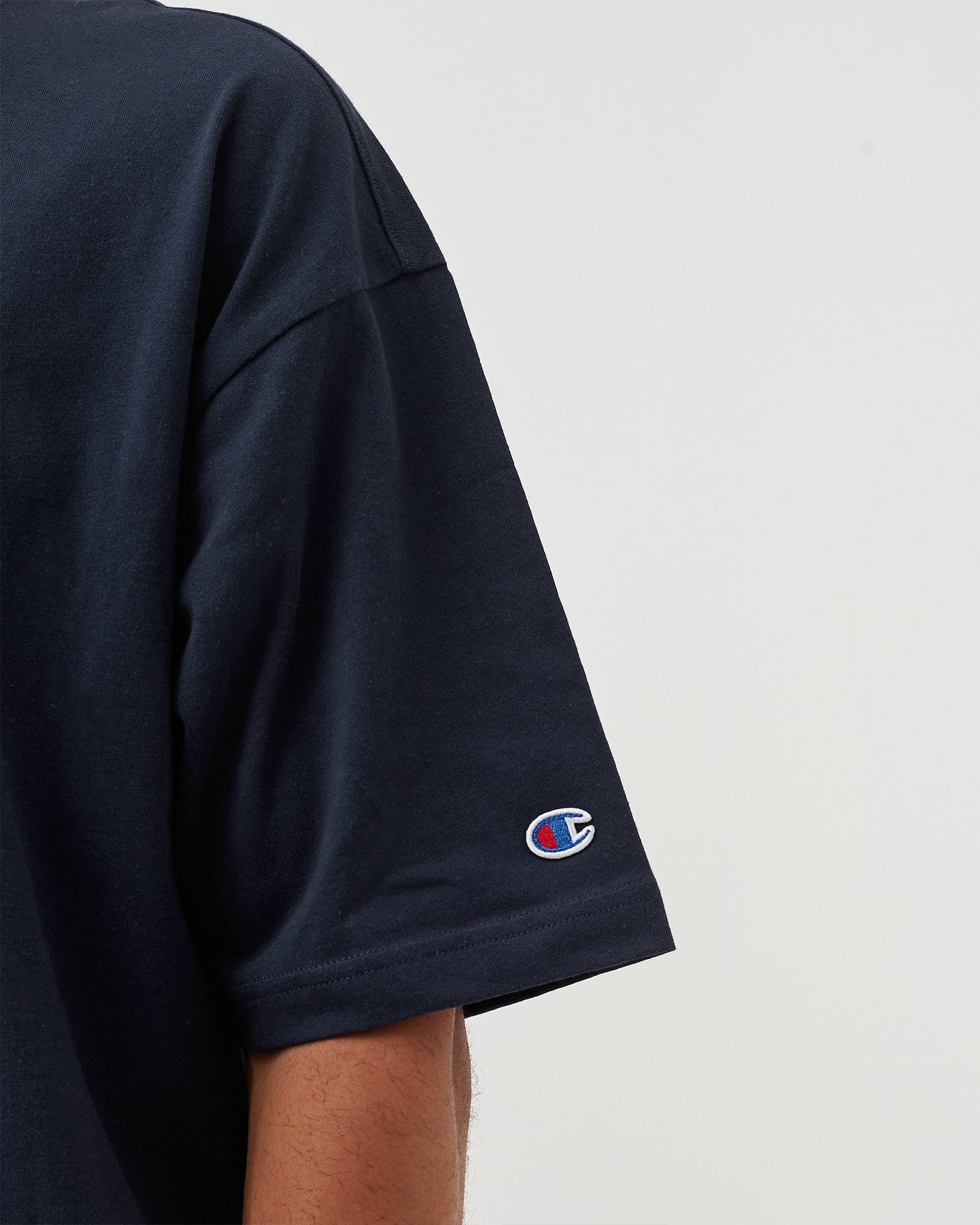 SMALL SCRIPT LOGO TEE