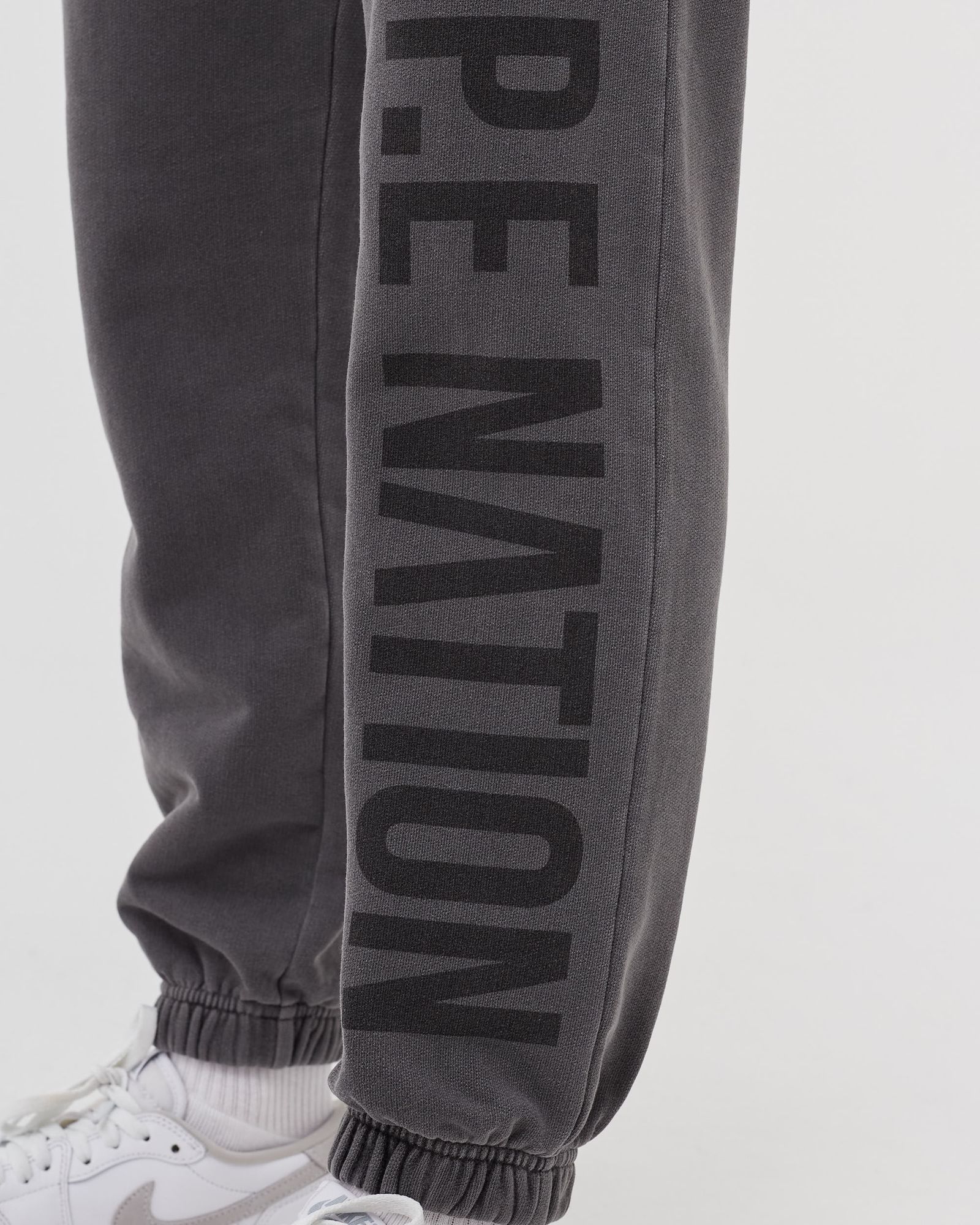 WMNS MID GAME TRACKPANT