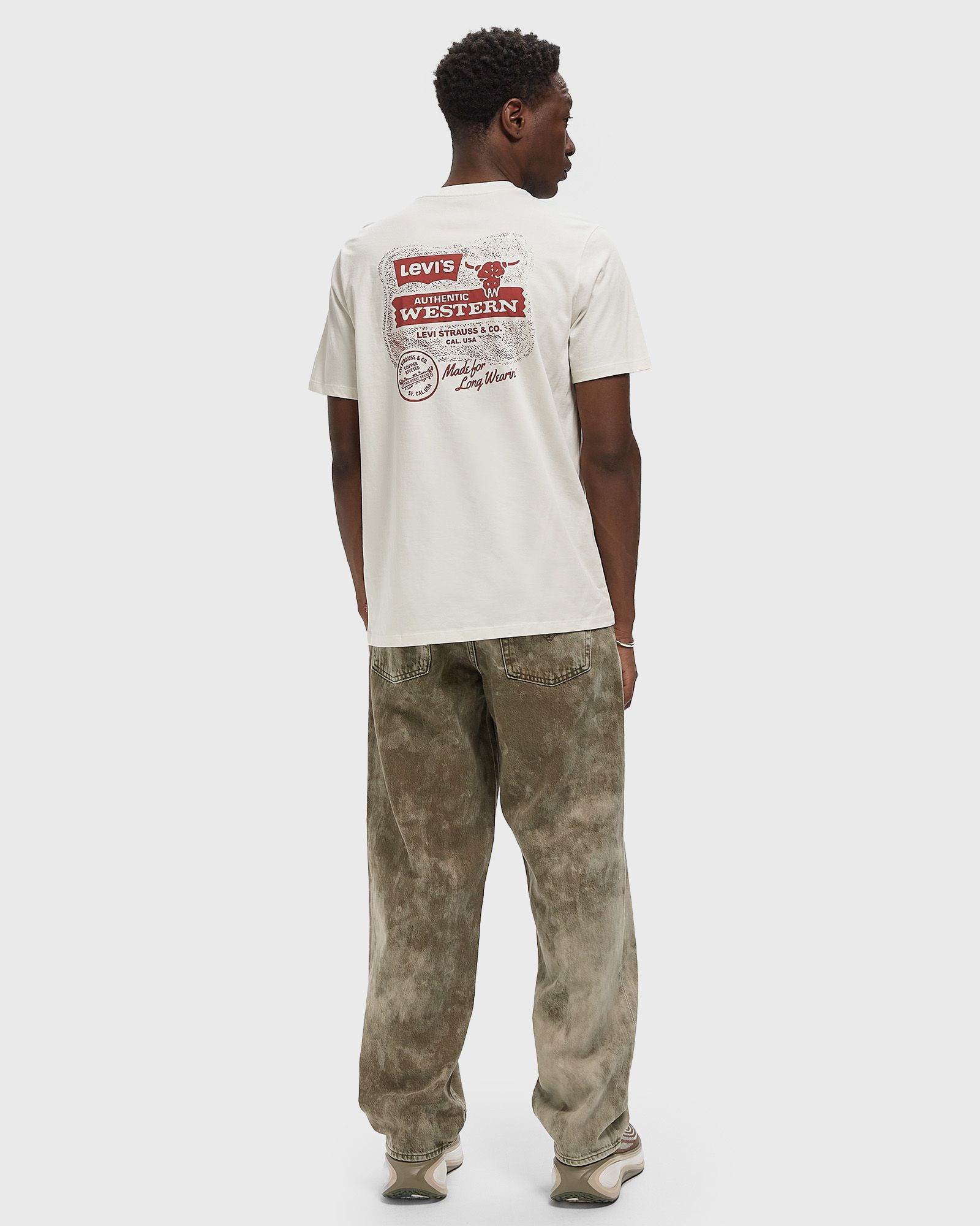 GRAPHIC CREWNECK TEE