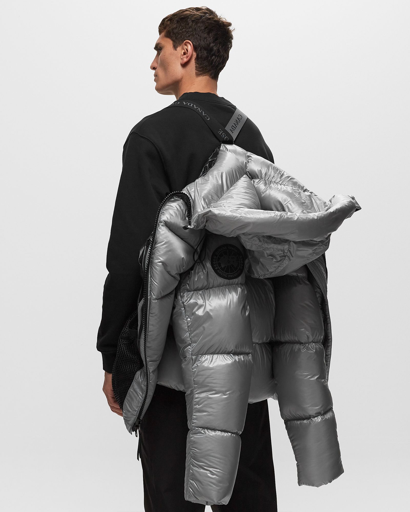 Crofton Puffer - Black Disc