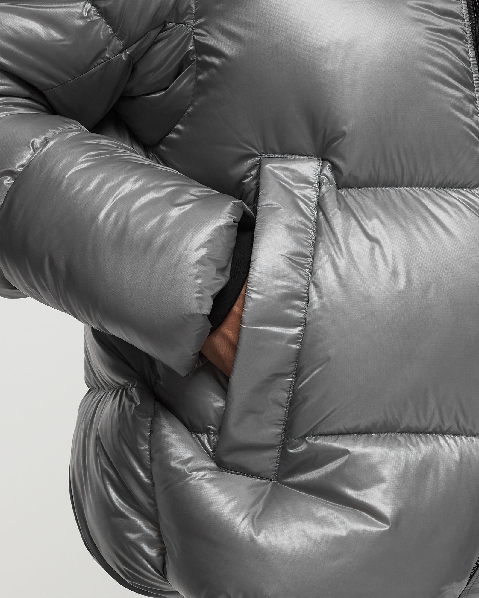 Crofton Puffer - Black Disc