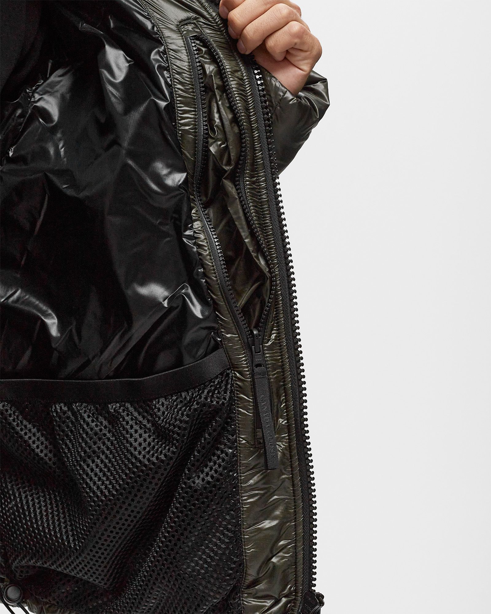 Crofton Puffer - Black Disc