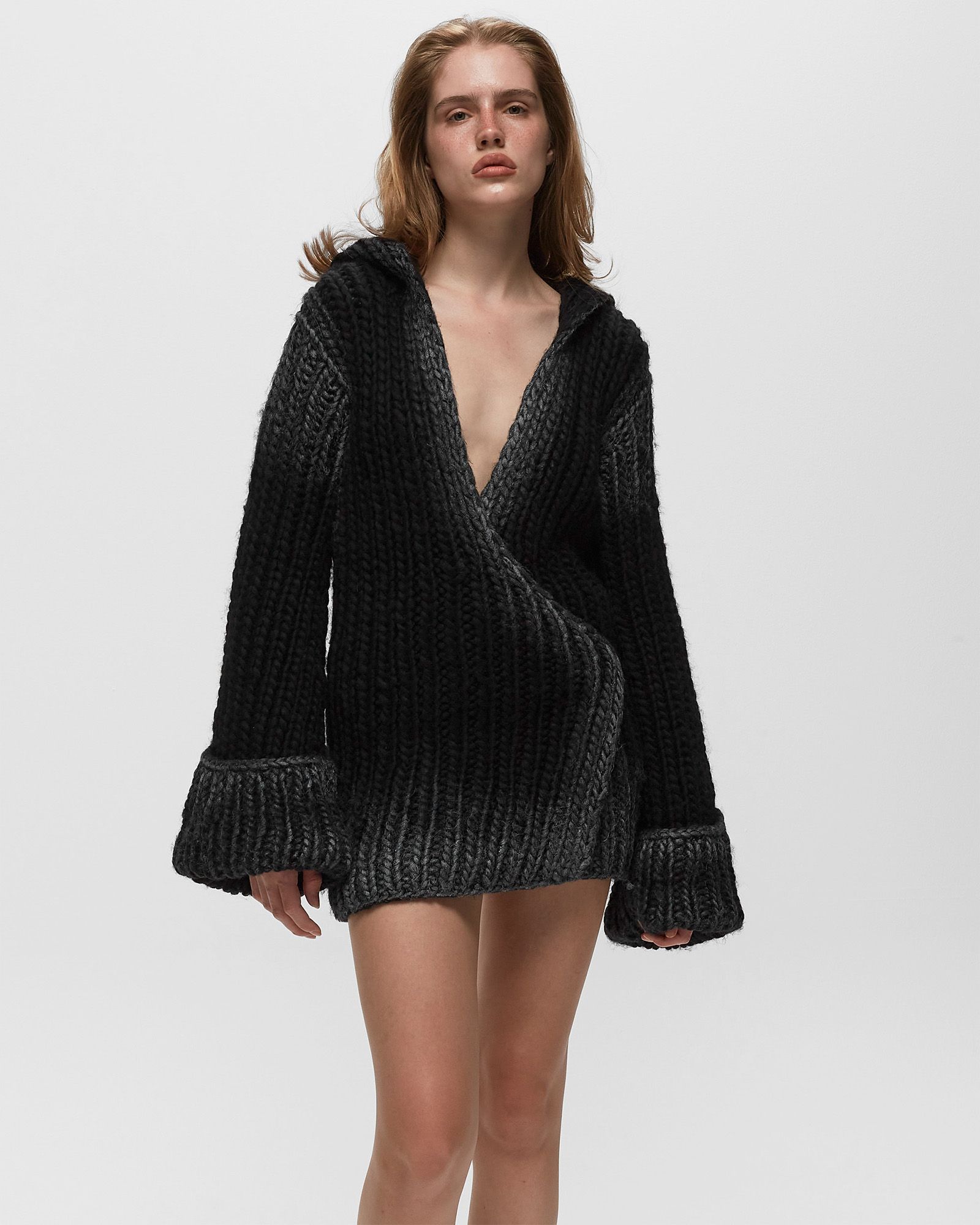 BULKY WAX HOODED KNITTED DRESS