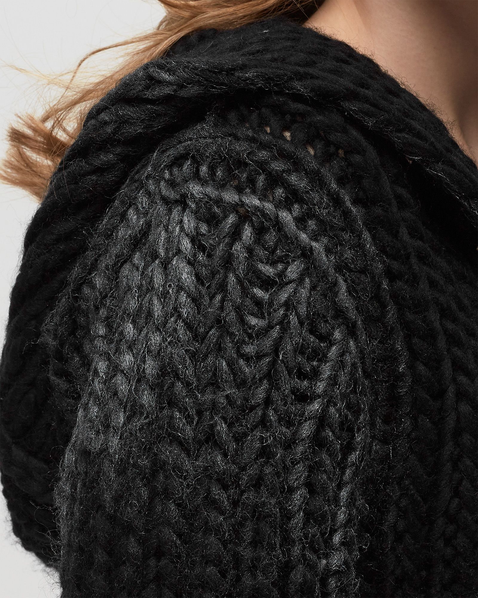 BULKY WAX HOODED KNITTED DRESS