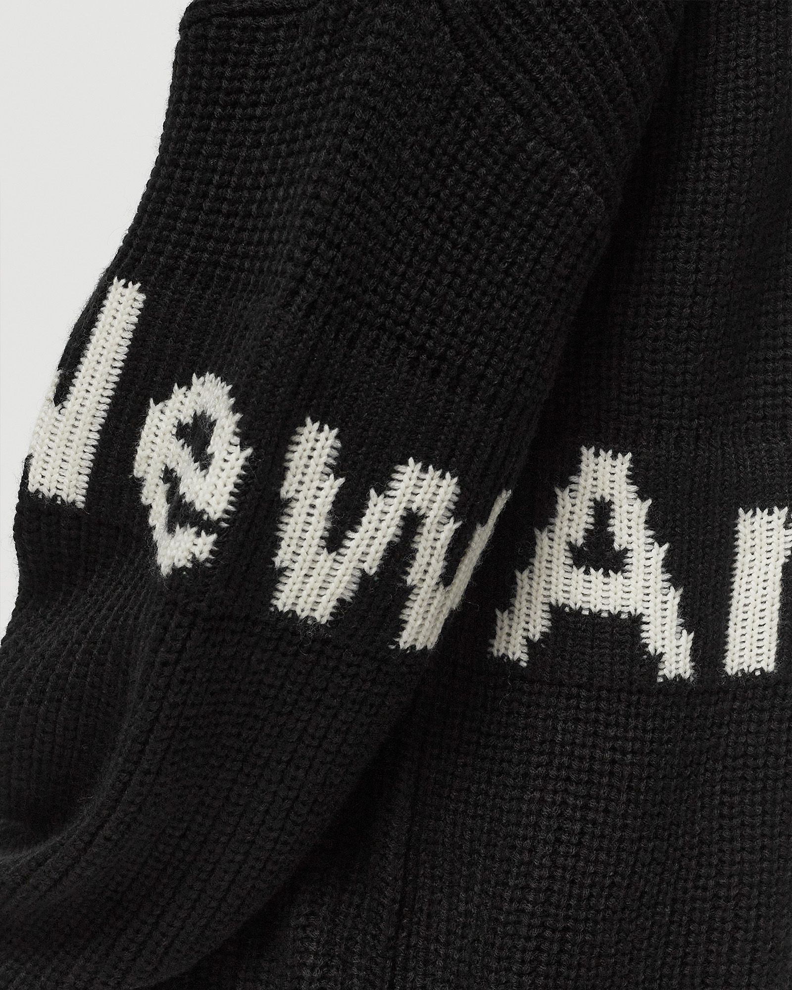 NAME CREW KNIT BLACK CREW
