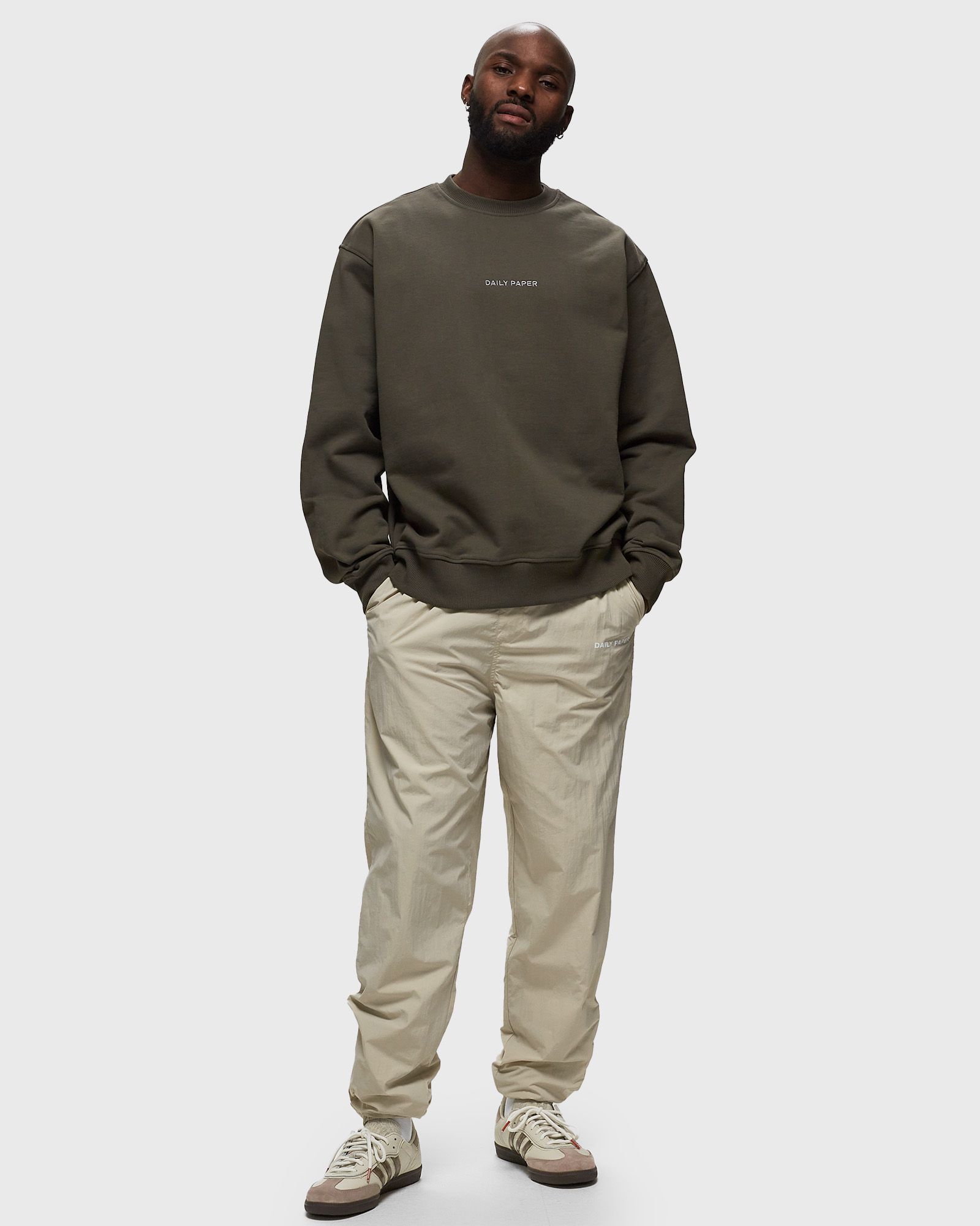 shield crowd relaxed sweater