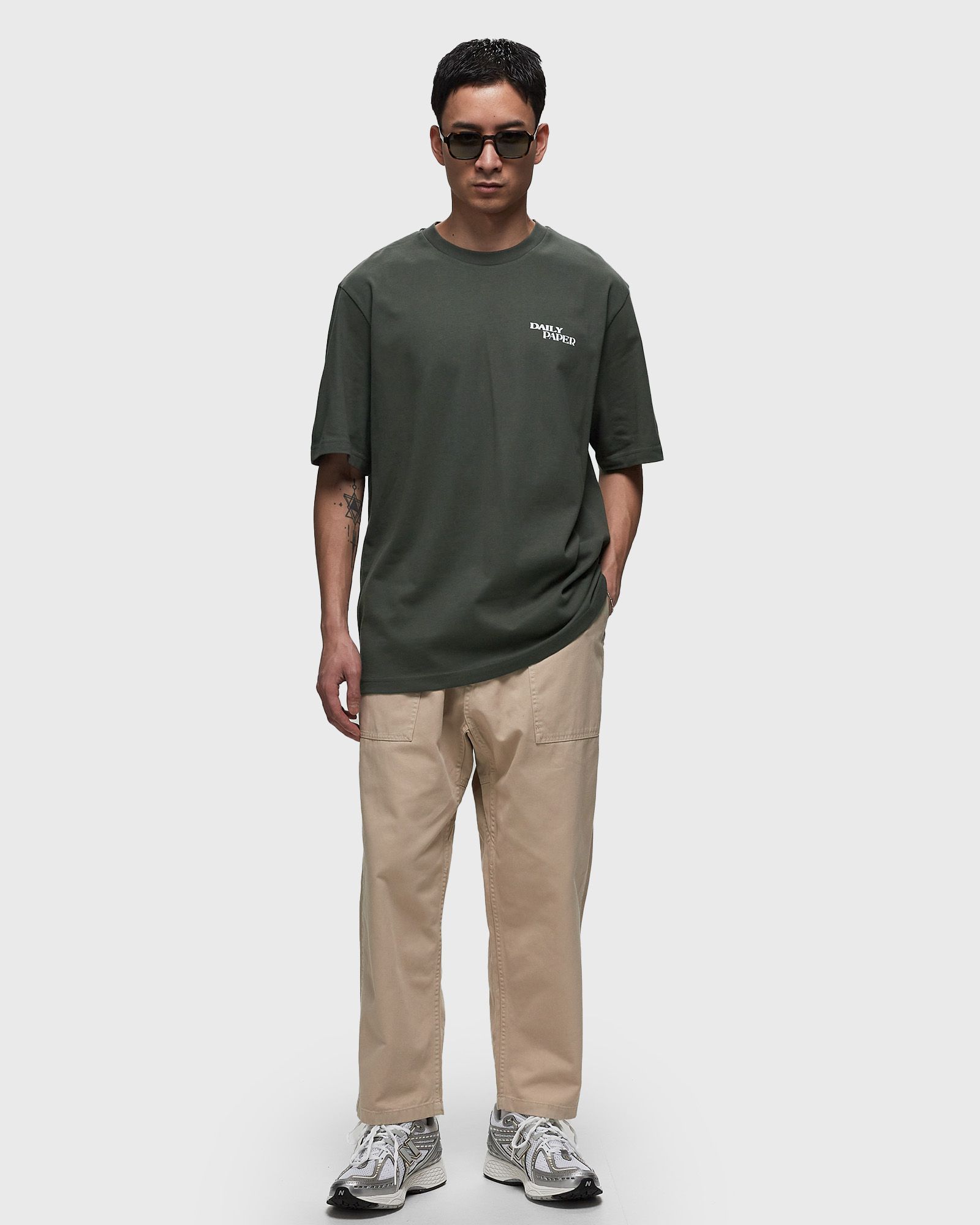 hand in hand ss t-shirt