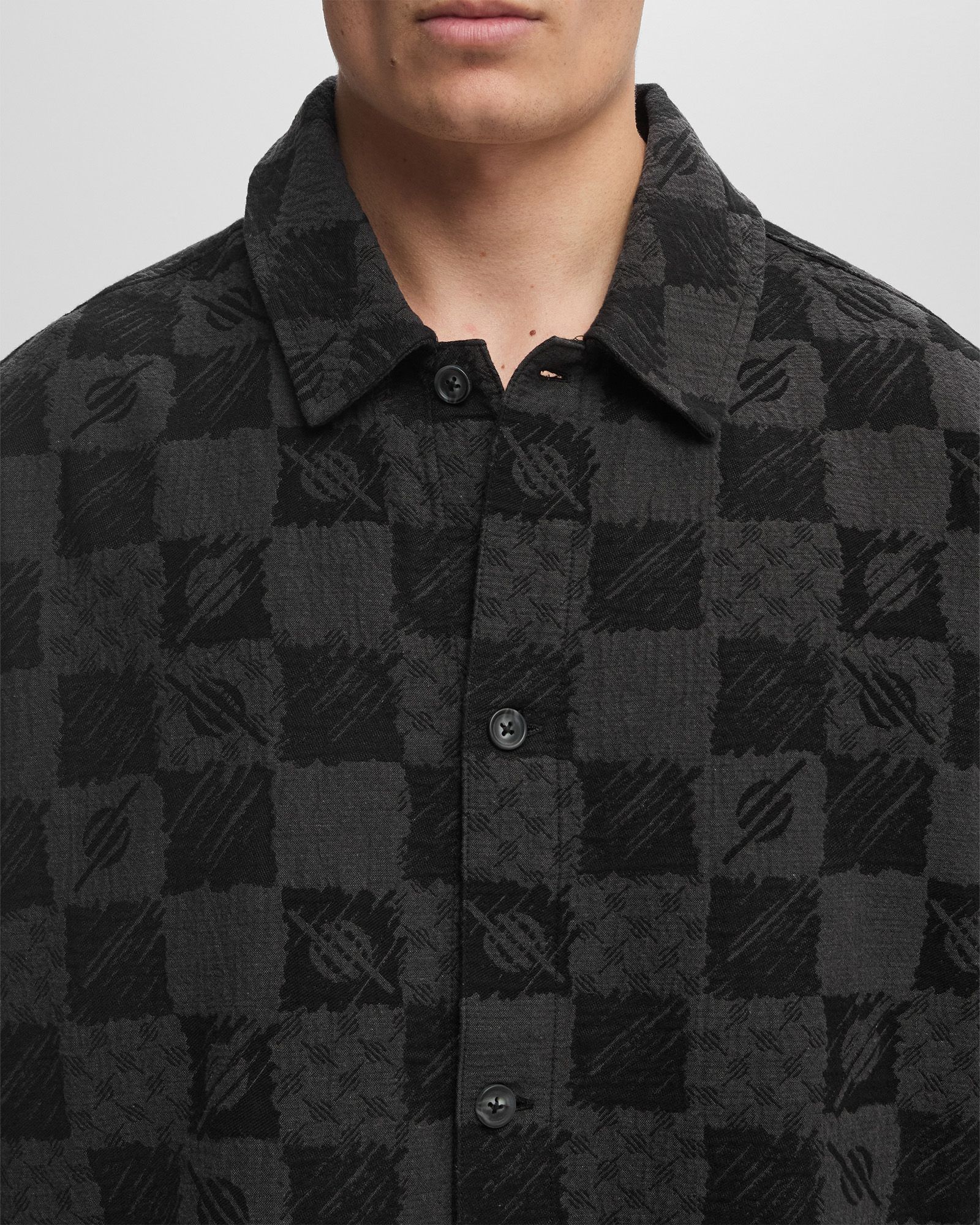 MEMBUTI CHESS SHIRT