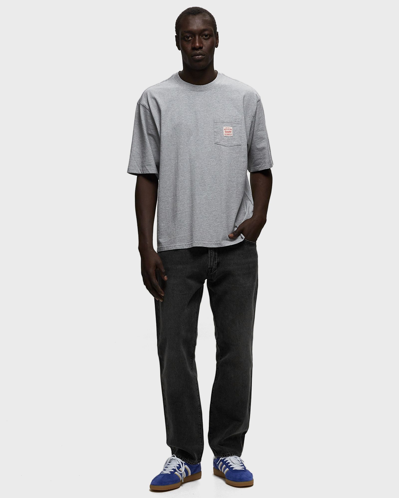 551 RELAXED STRAIGHT