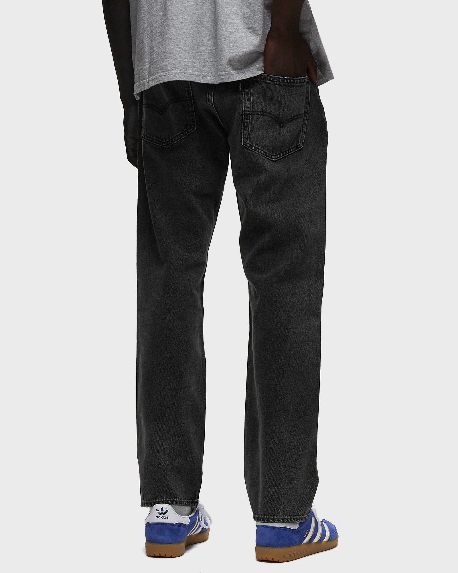 551 RELAXED STRAIGHT