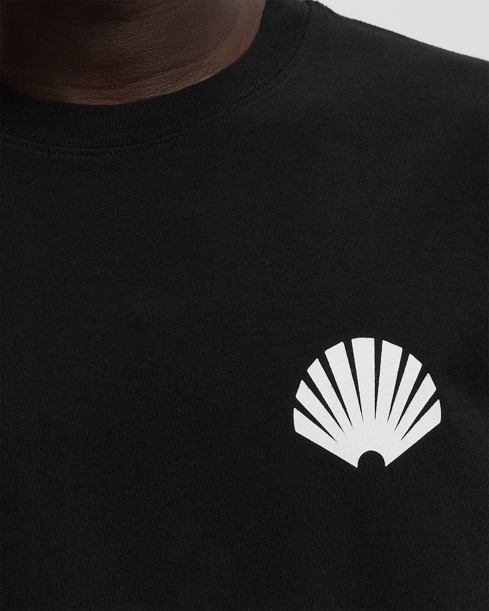 LOGO TEE