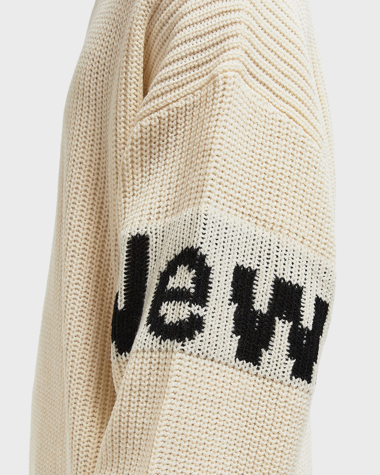 NAME CREW KNIT