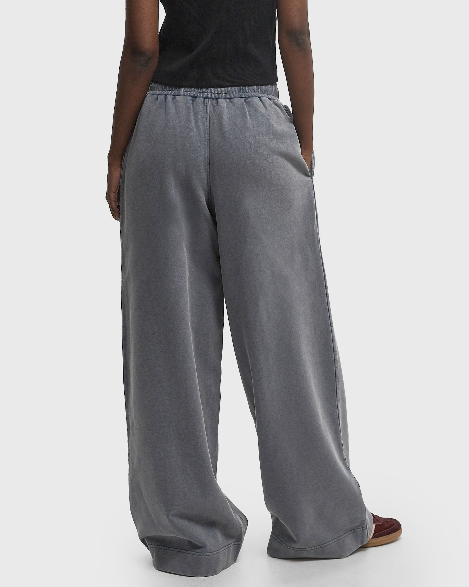 wide sweatpants