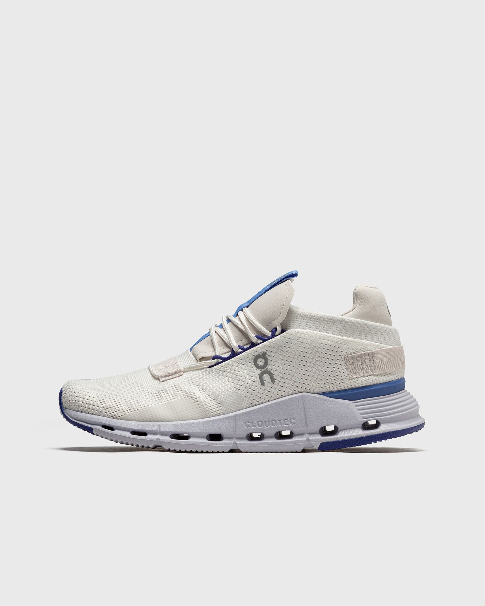 WMNS Cloudnova