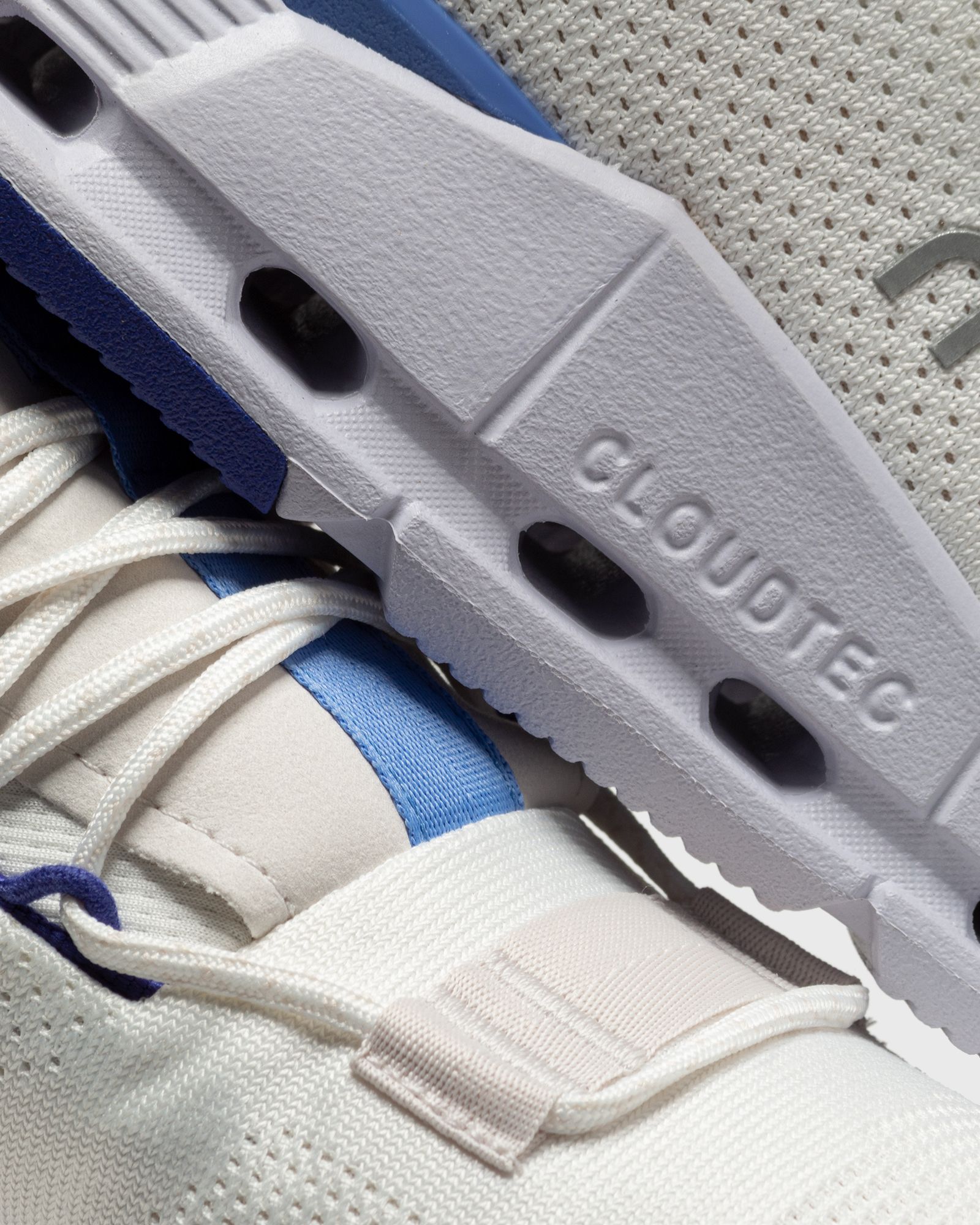 WMNS Cloudnova