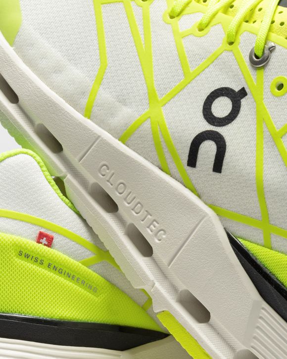 WMNS Cloudnova Z5