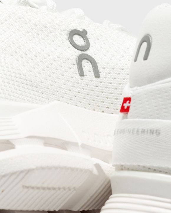 WMNS Cloudnova