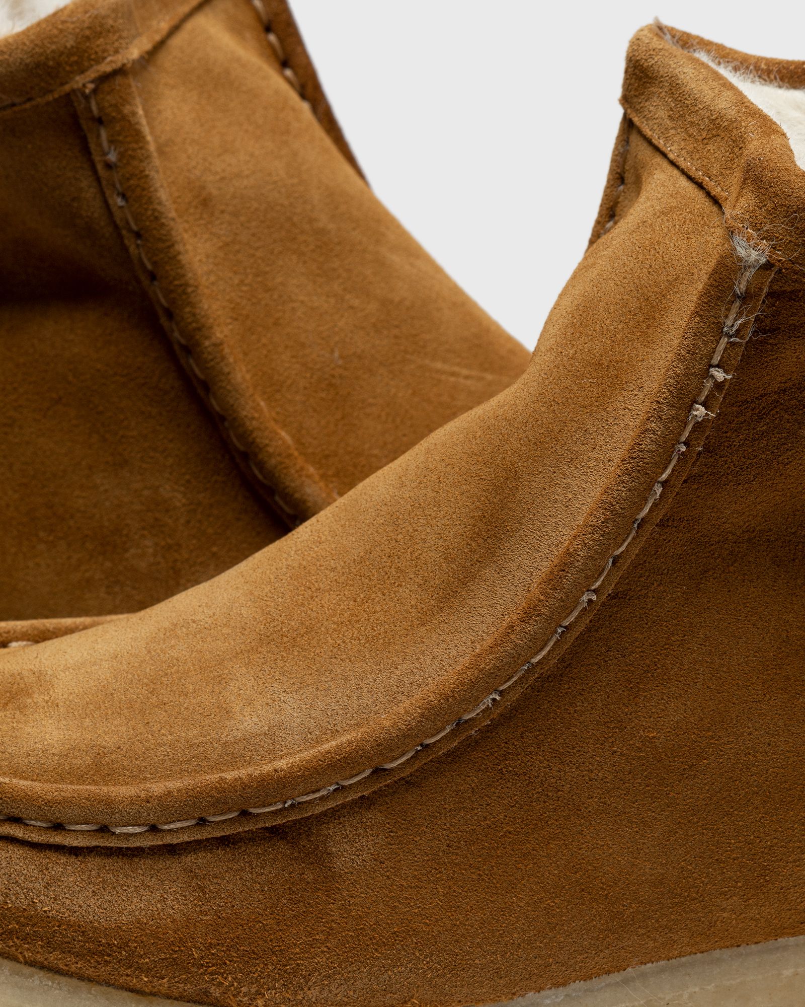 WMNS Wallabee Hi Tan Wlined Sde