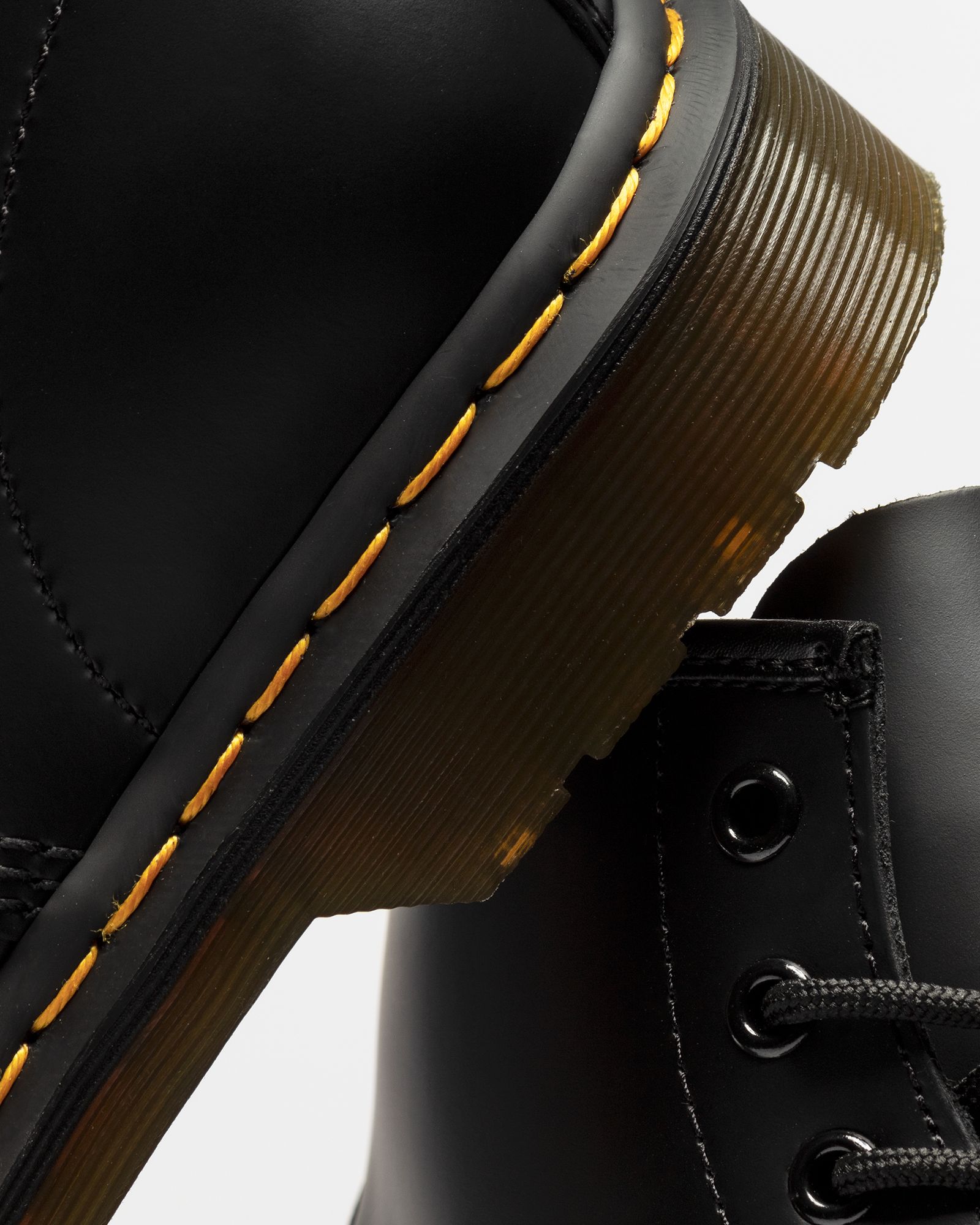 101 SMOOTH LEATHER LACE UP BOOTS