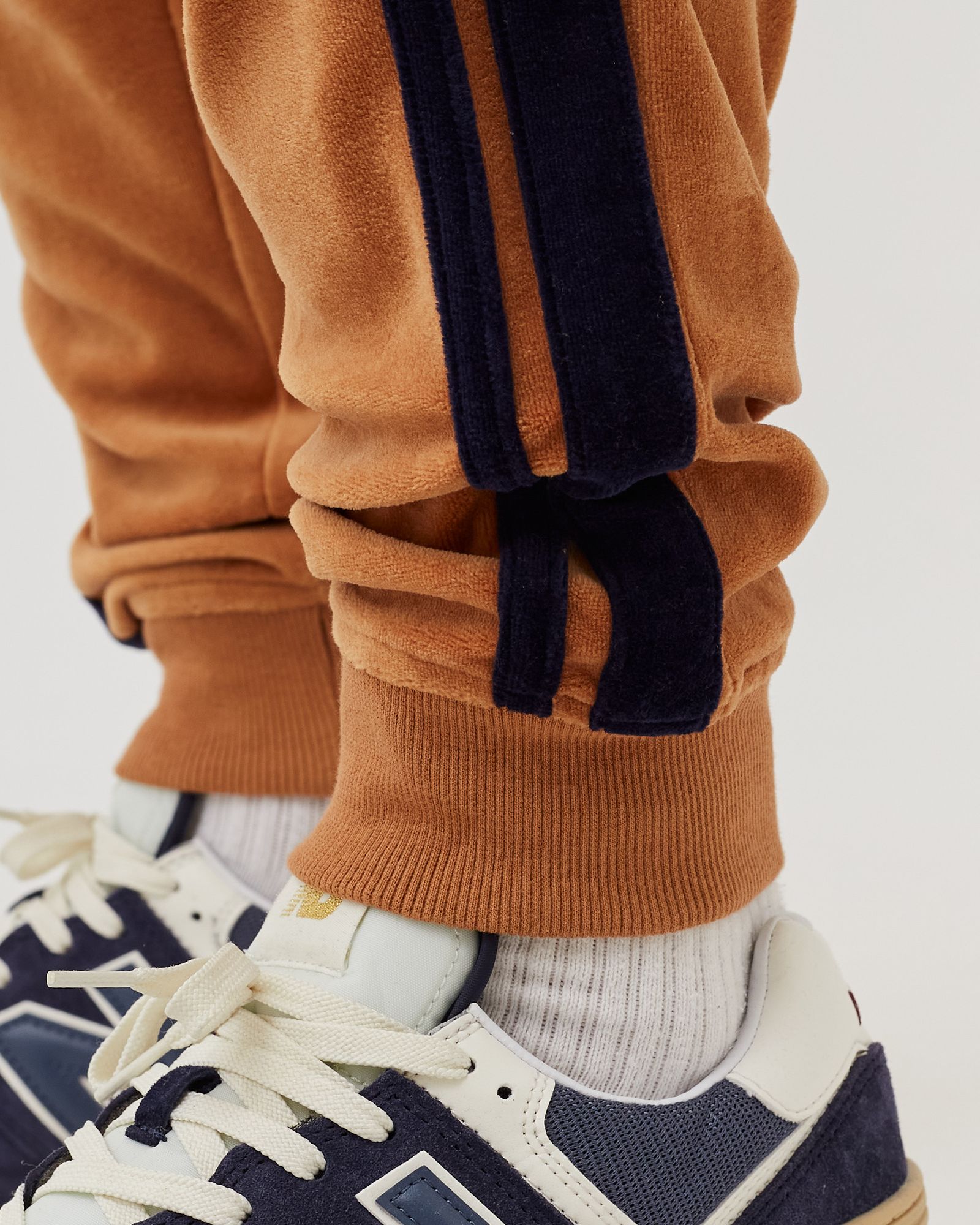 NEW DAMARINDO VELOUR TRACK PANT