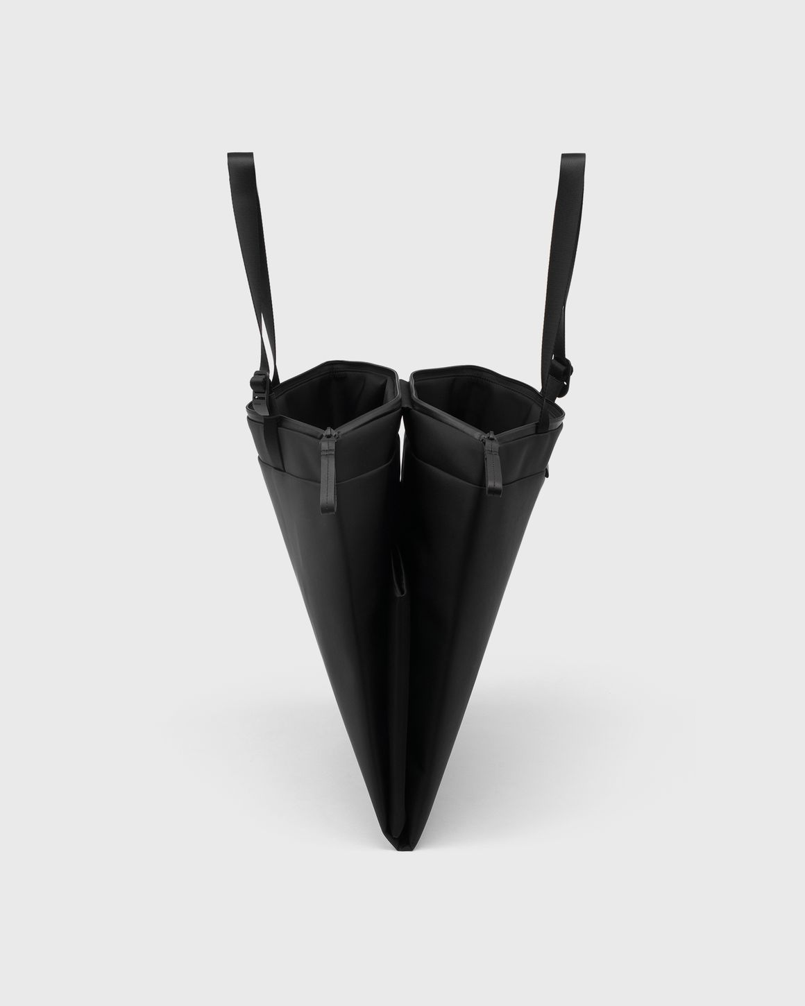 côte&ciel | Rour Sleek Black Bag côte&ciel Official
