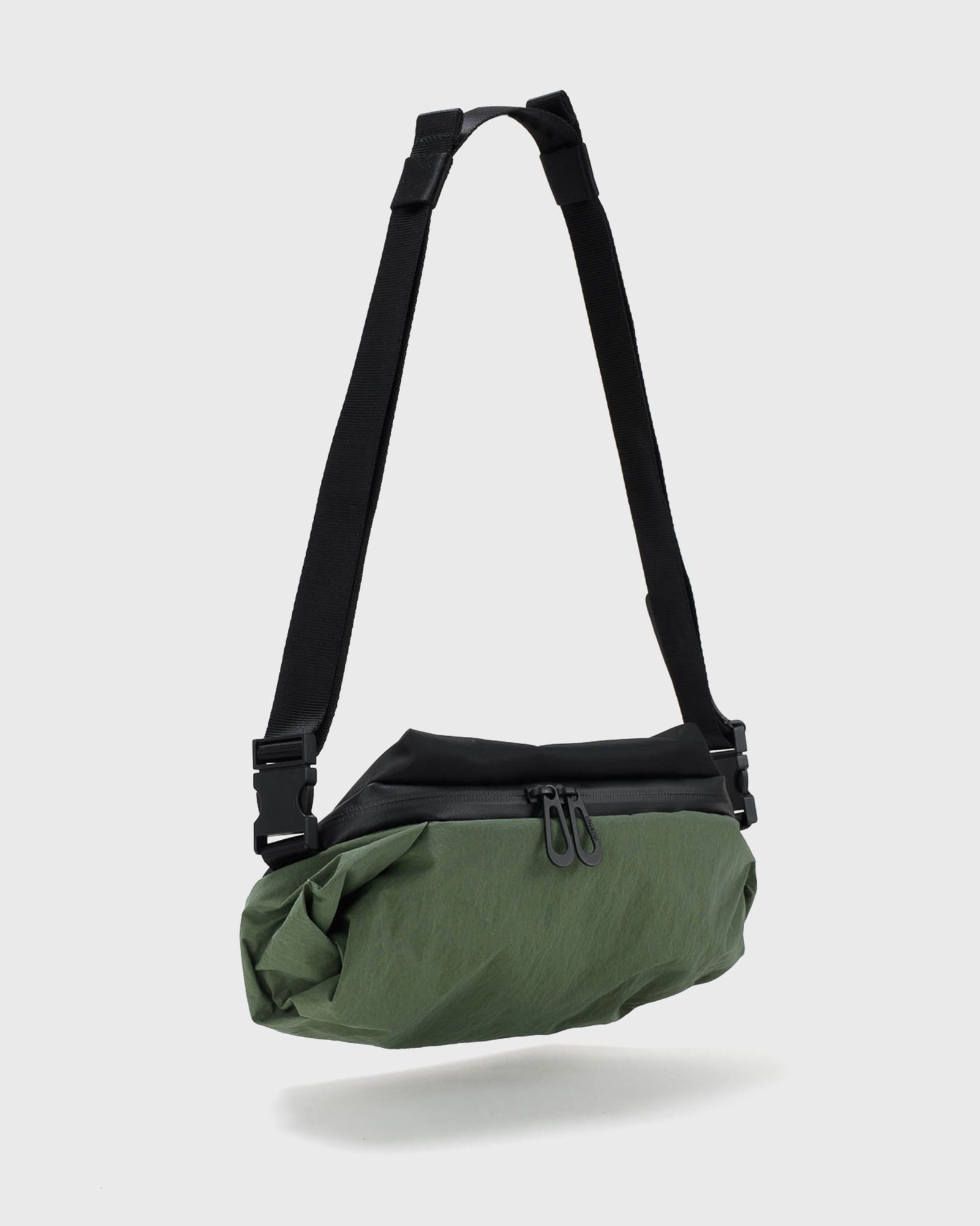 Neda Komatsu Onibegie Nylon