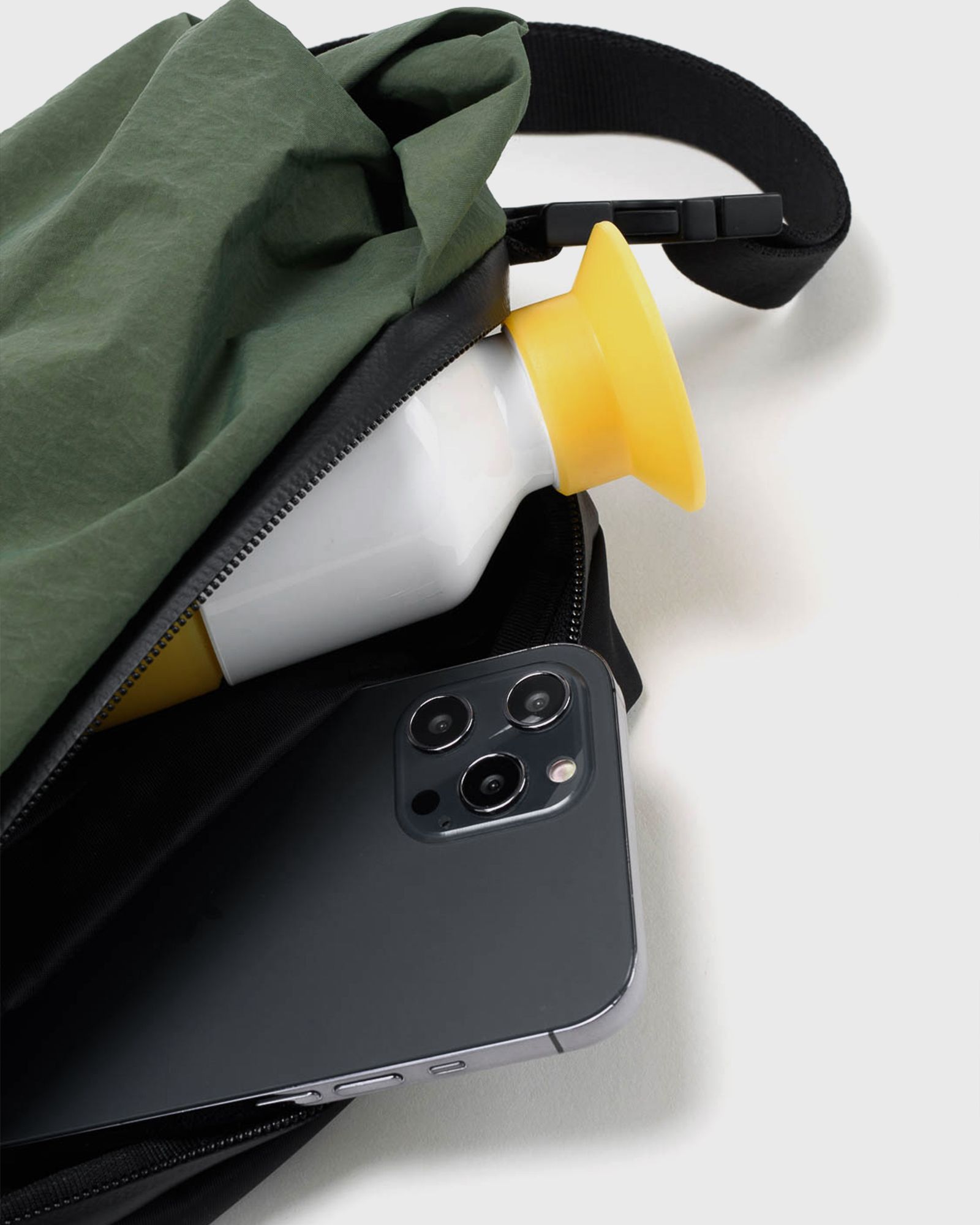 Neda Komatsu Onibegie Nylon