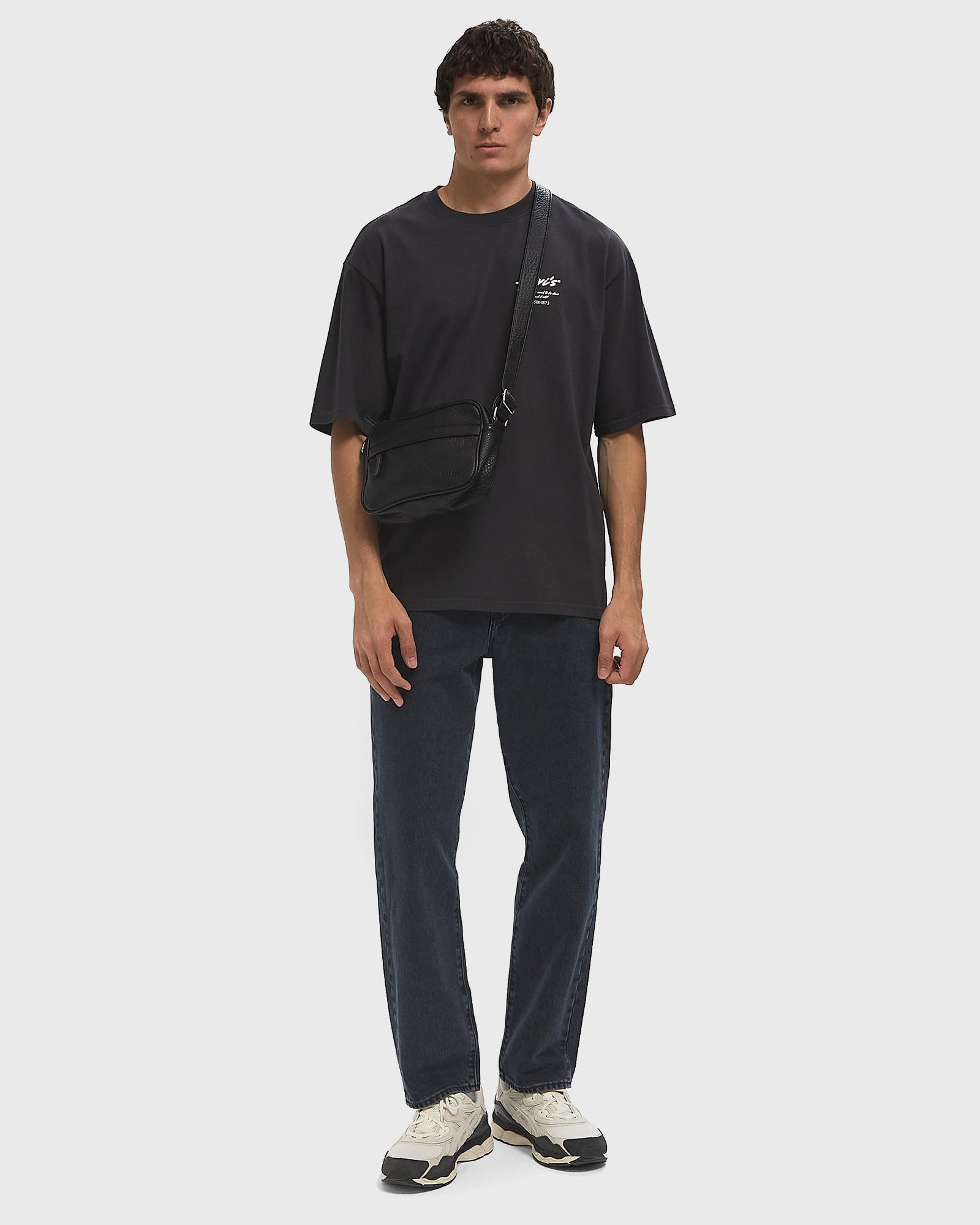 568™ LOOSE STRAIGHT