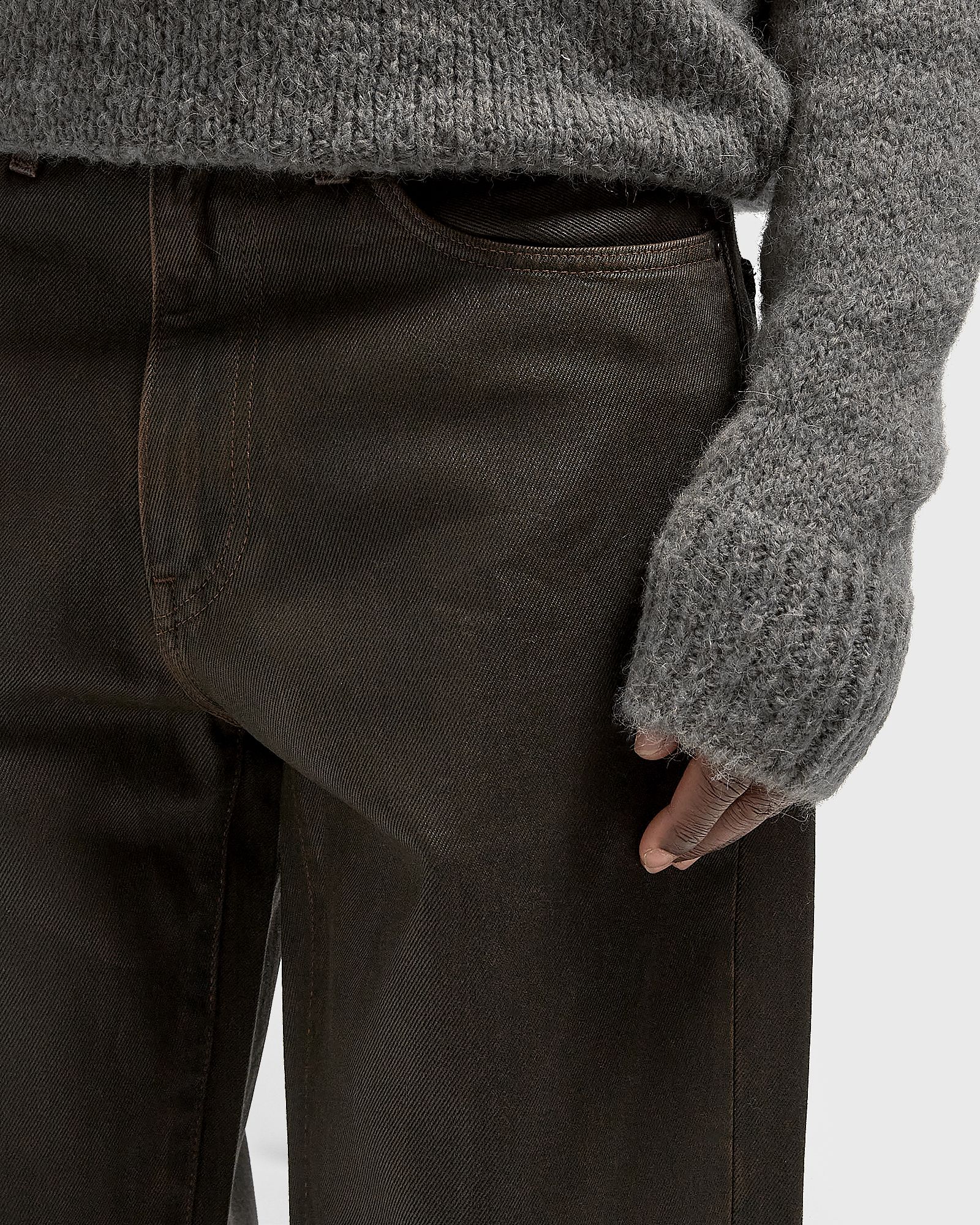 568™ LOOSE STRAIGHT