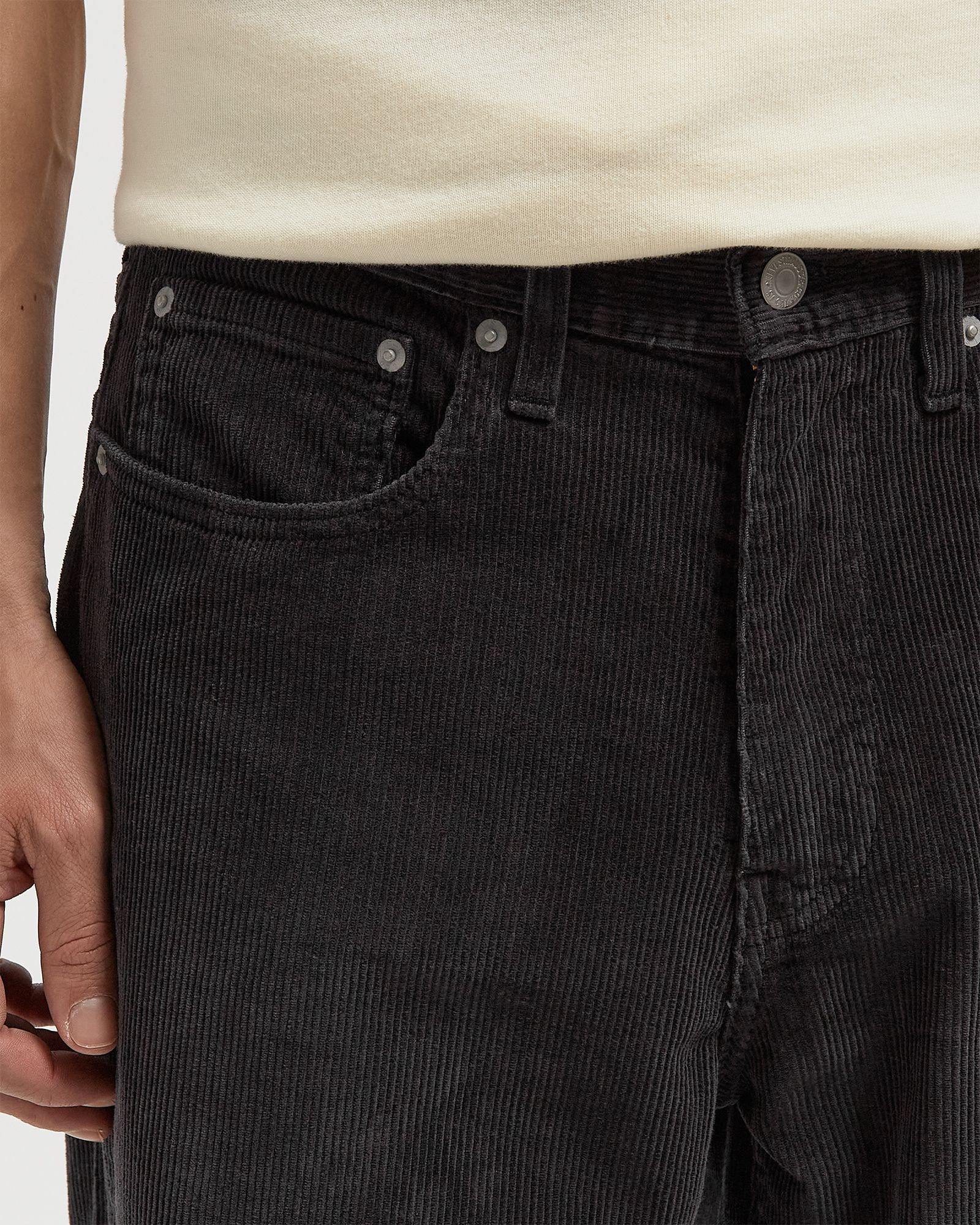 568™ LOOSE STRAIGHT