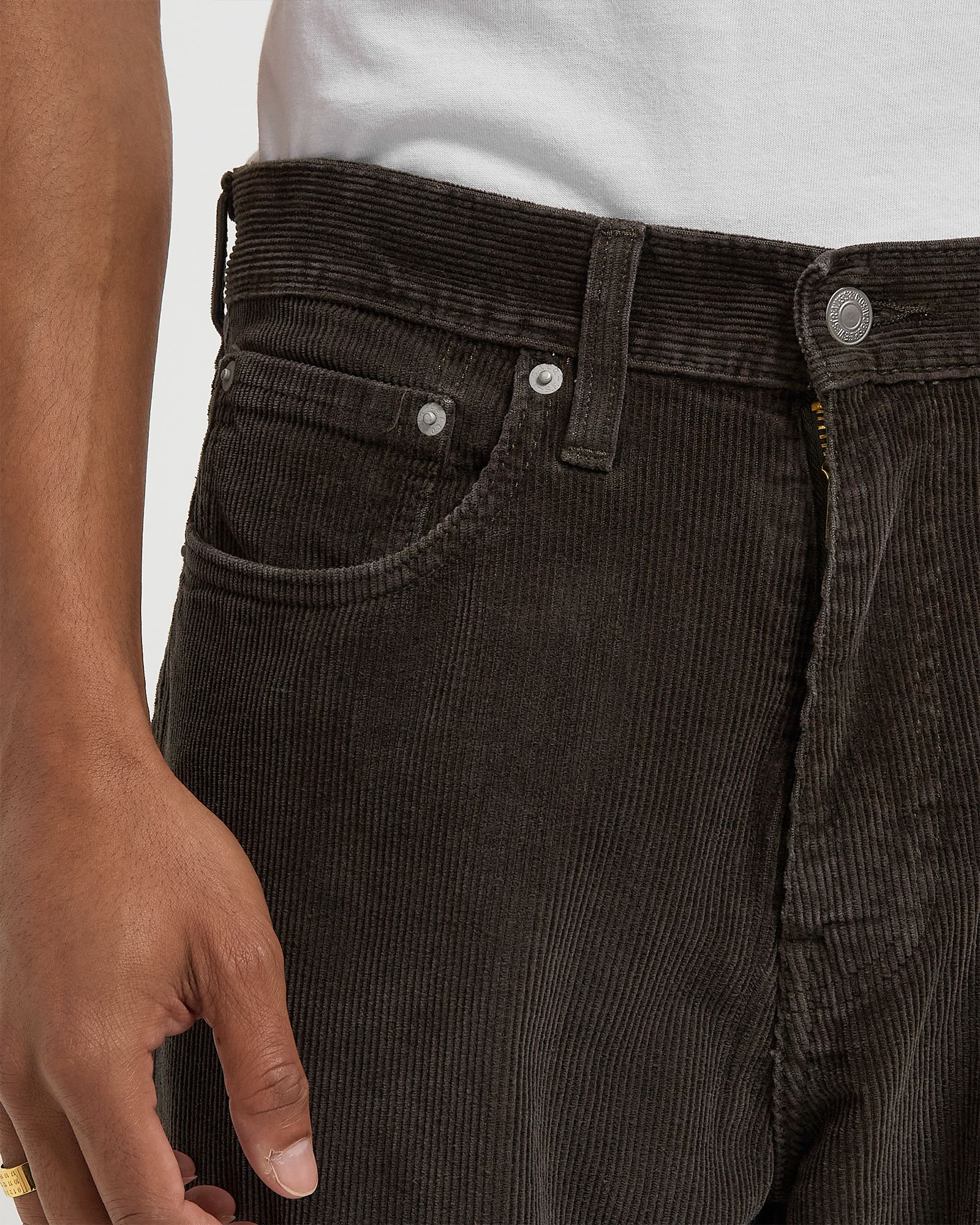 568™ LOOSE STRAIGHT