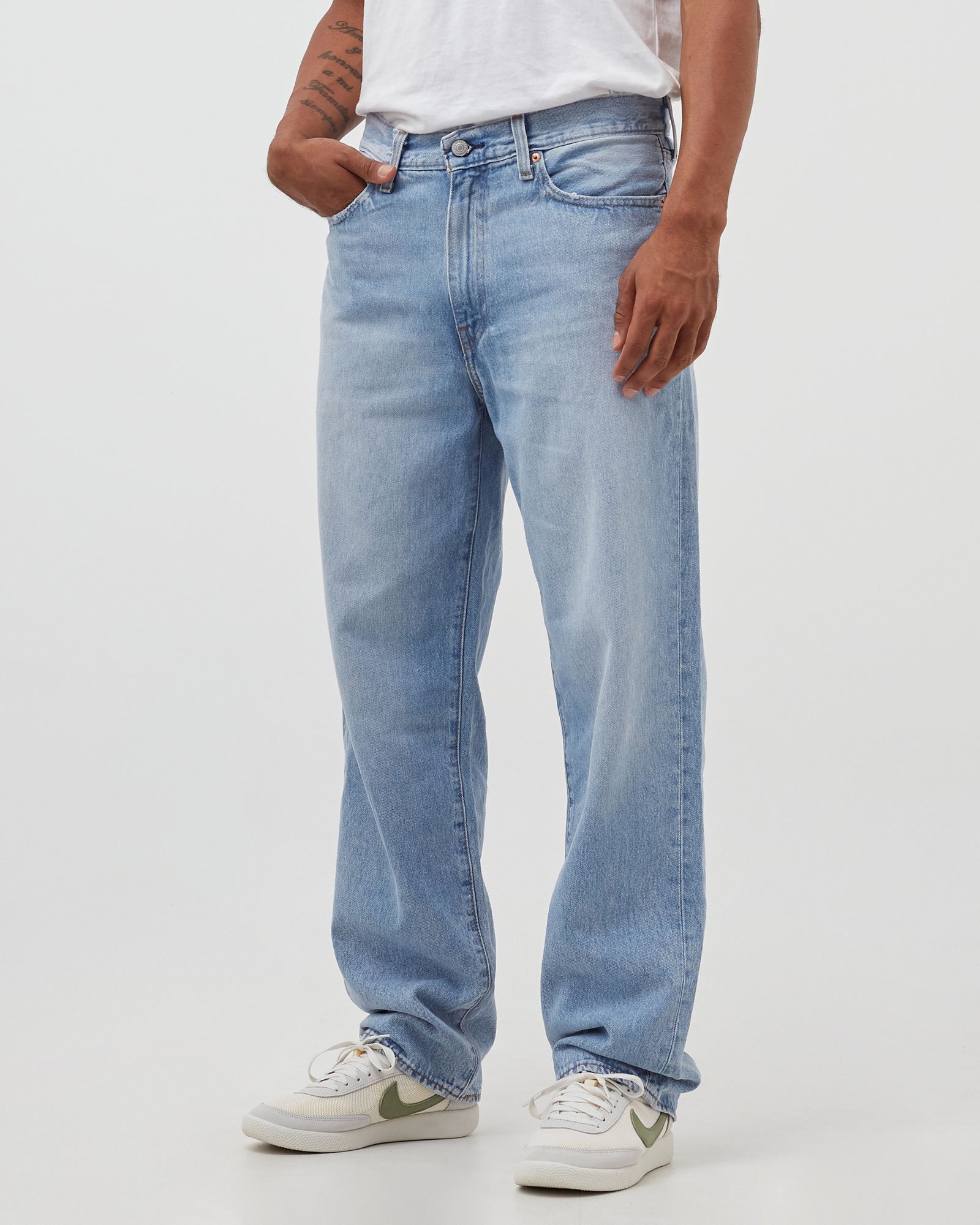 STAY LOOSE JEANS