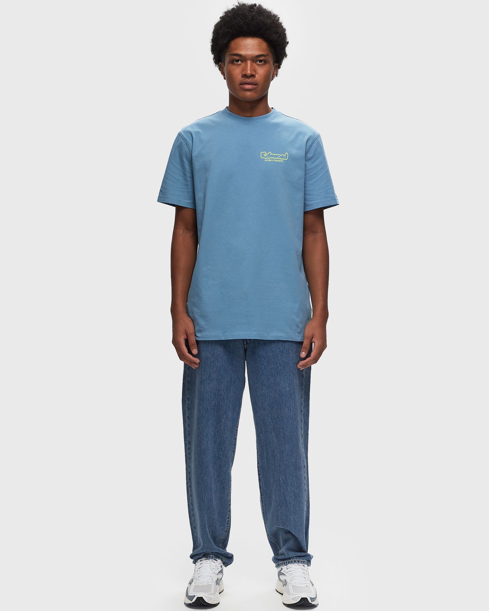 DESIGN & RESEARCH TEE