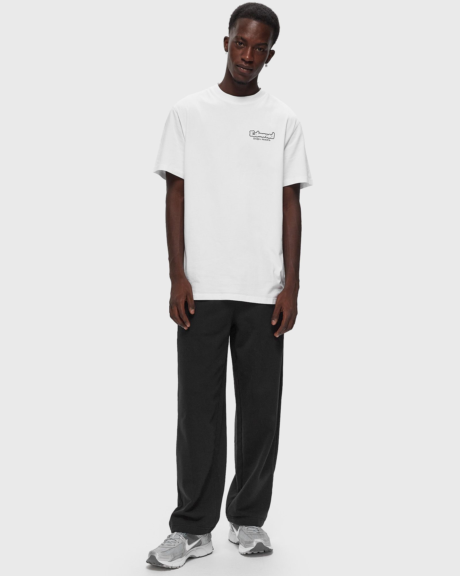 DESIGN & RESEARCH TEE