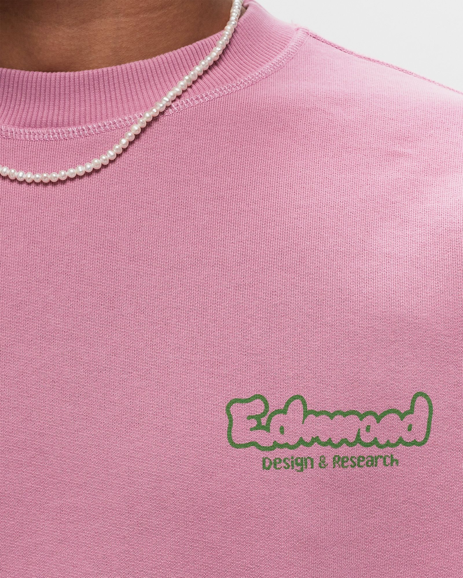 DESIGN & RESEARCH SWEATER