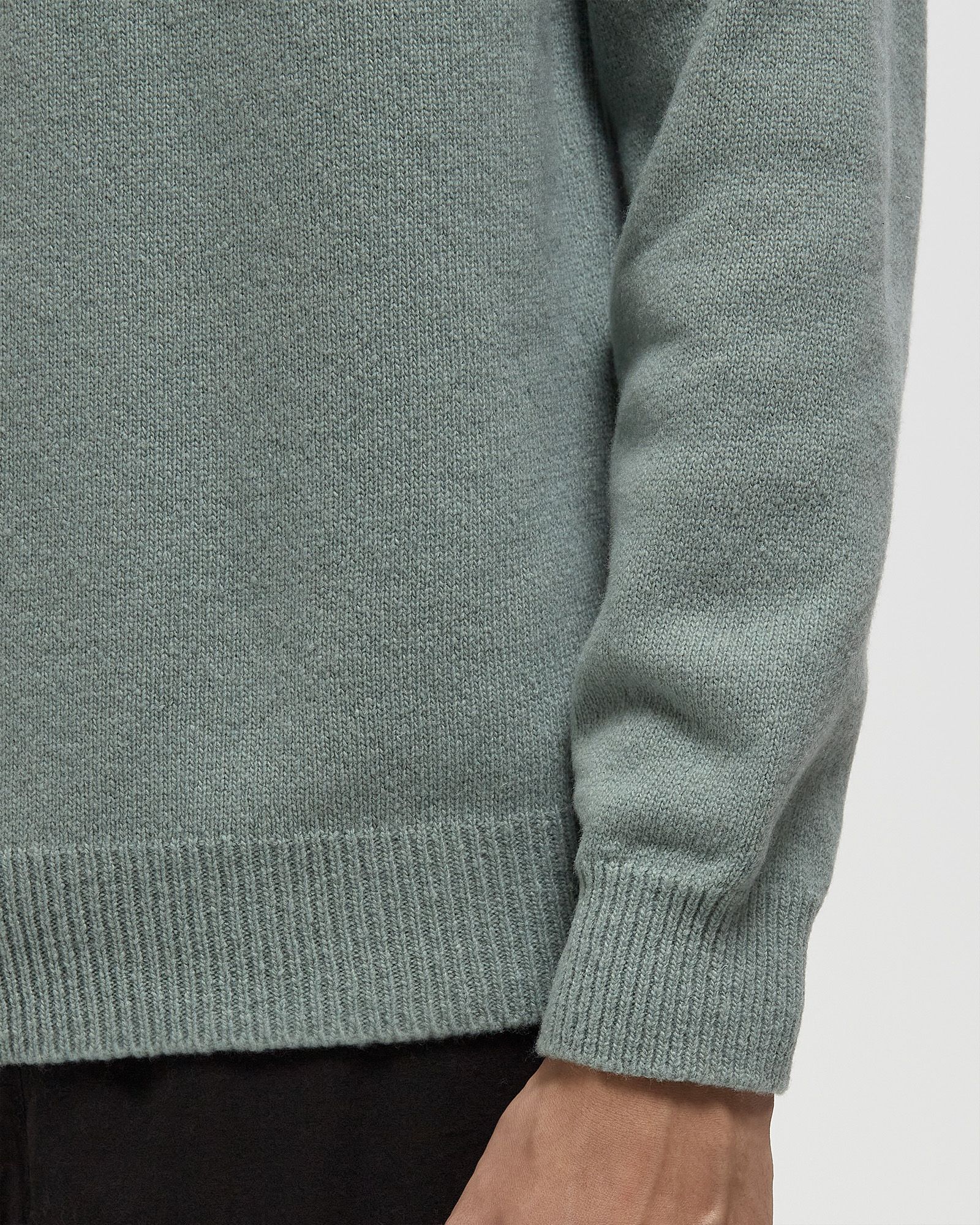 DUCK PATCH SWEATER
