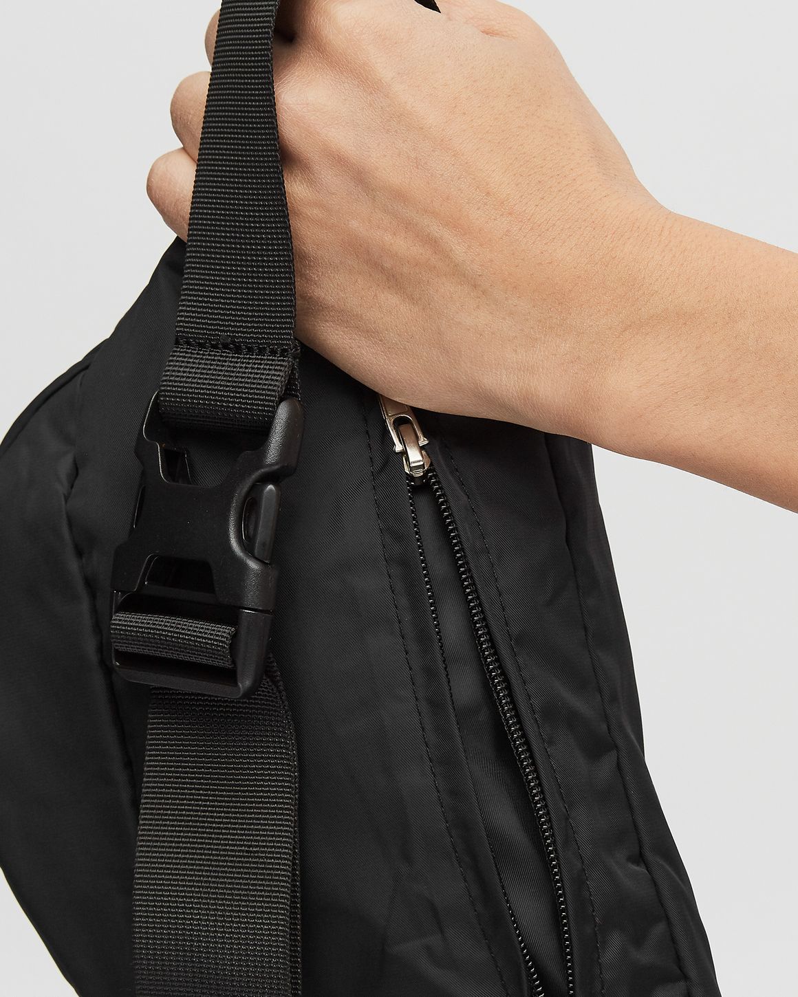 DAILY PAPER 1000145BLACK 関税送料込 Daily Paper - Black Ehamea Bag – Daily Paper US
