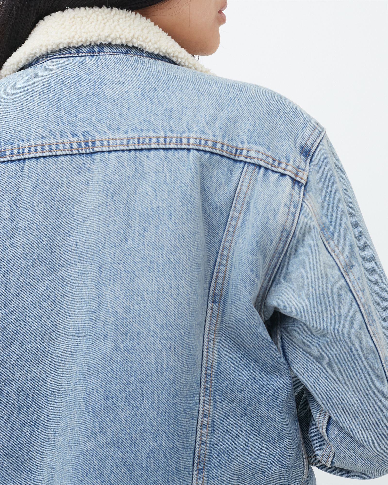 WMNS EX BOYFRIEND SHERPA TRUCKER JACKET