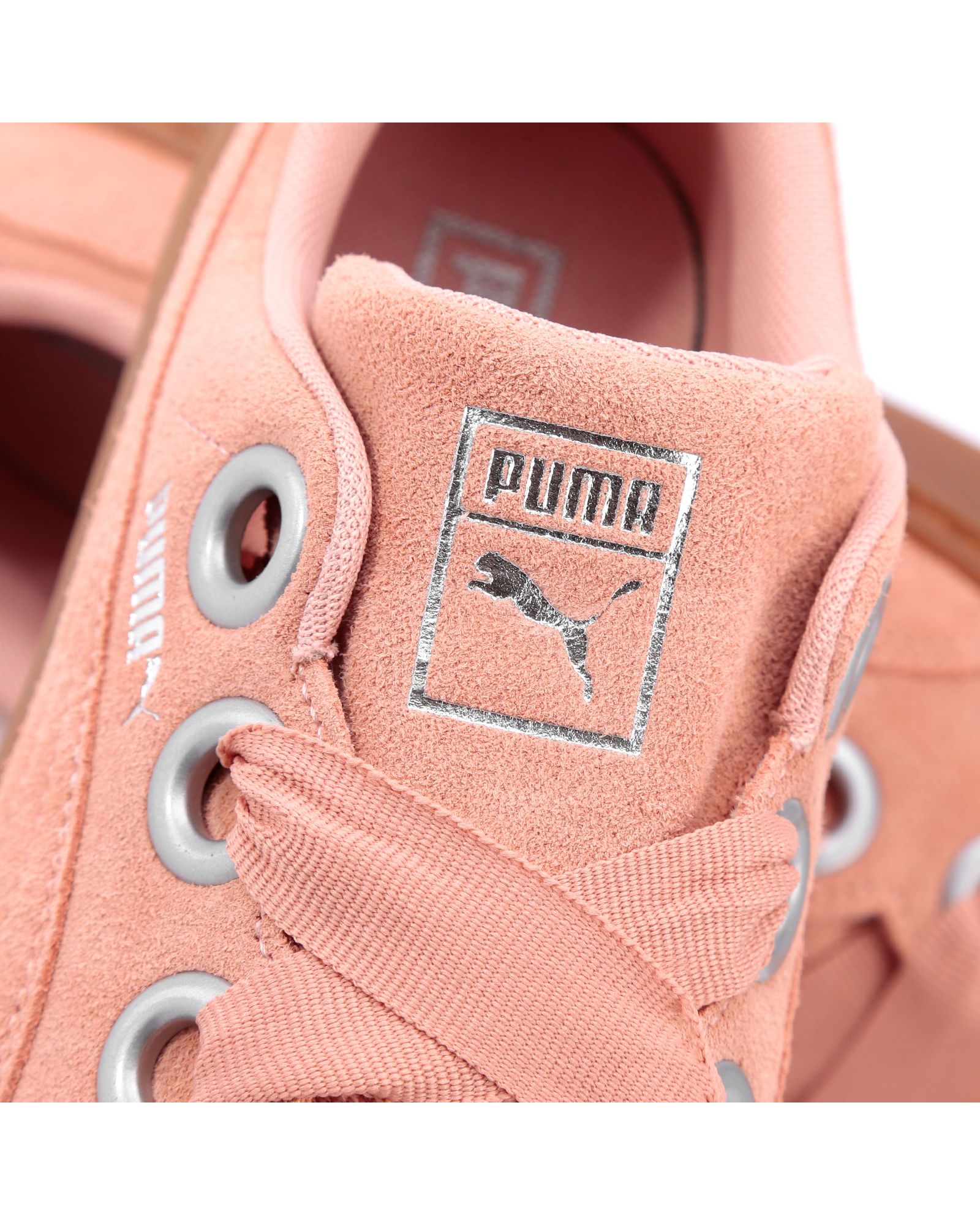 WMNS Platform Kiss Suede