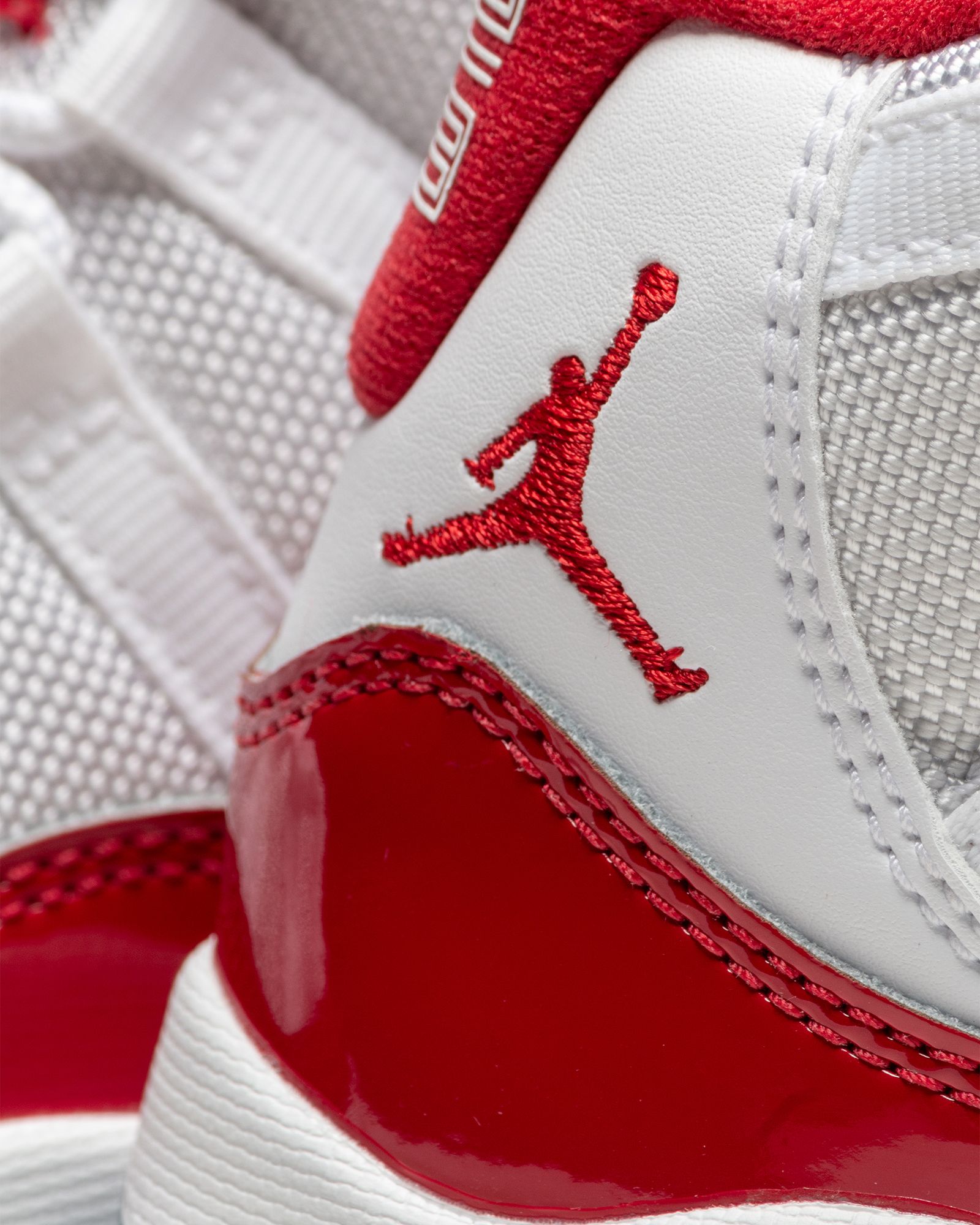 Air Jordan 11 Retro 3/4 (PS) 'Retro Cherry'