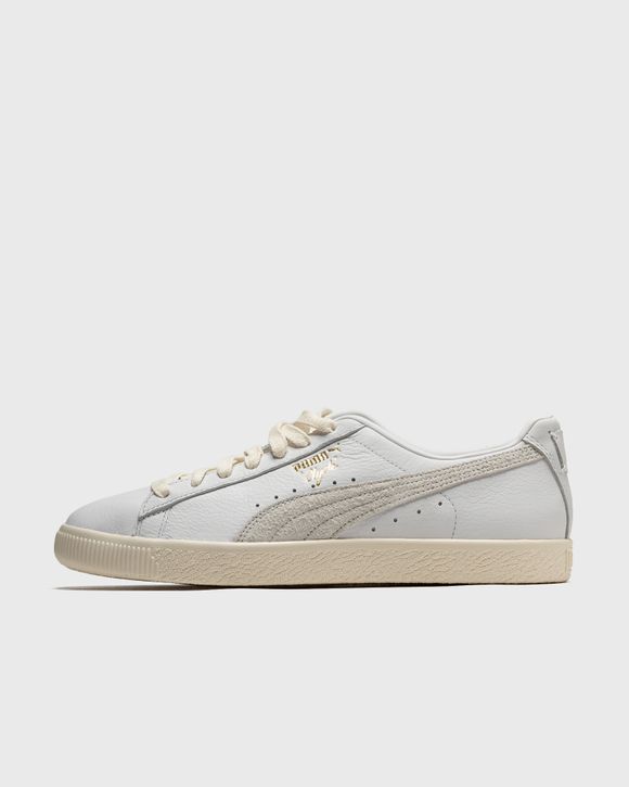 Puma clyde on hot sale feet