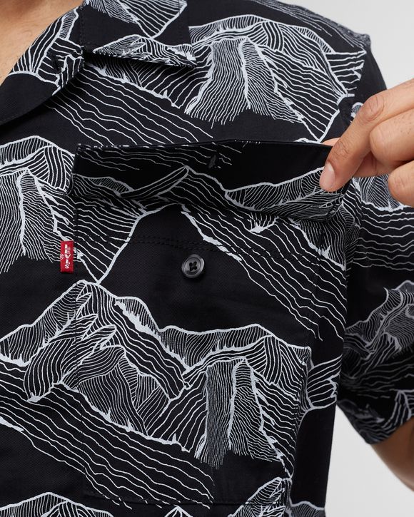SKATEBOARDING BUTTON DOWN SHIRT