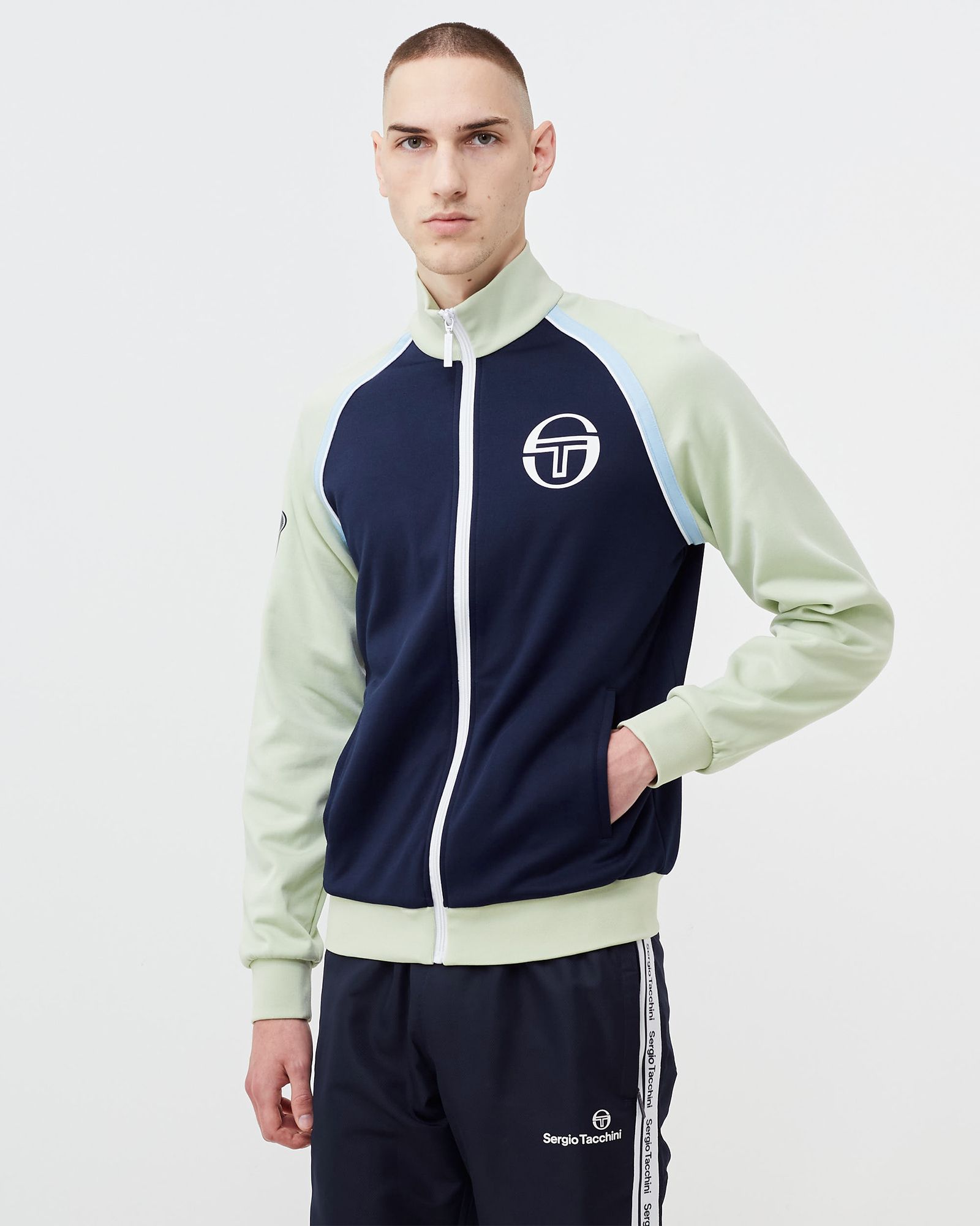 MC Staff Tracktop