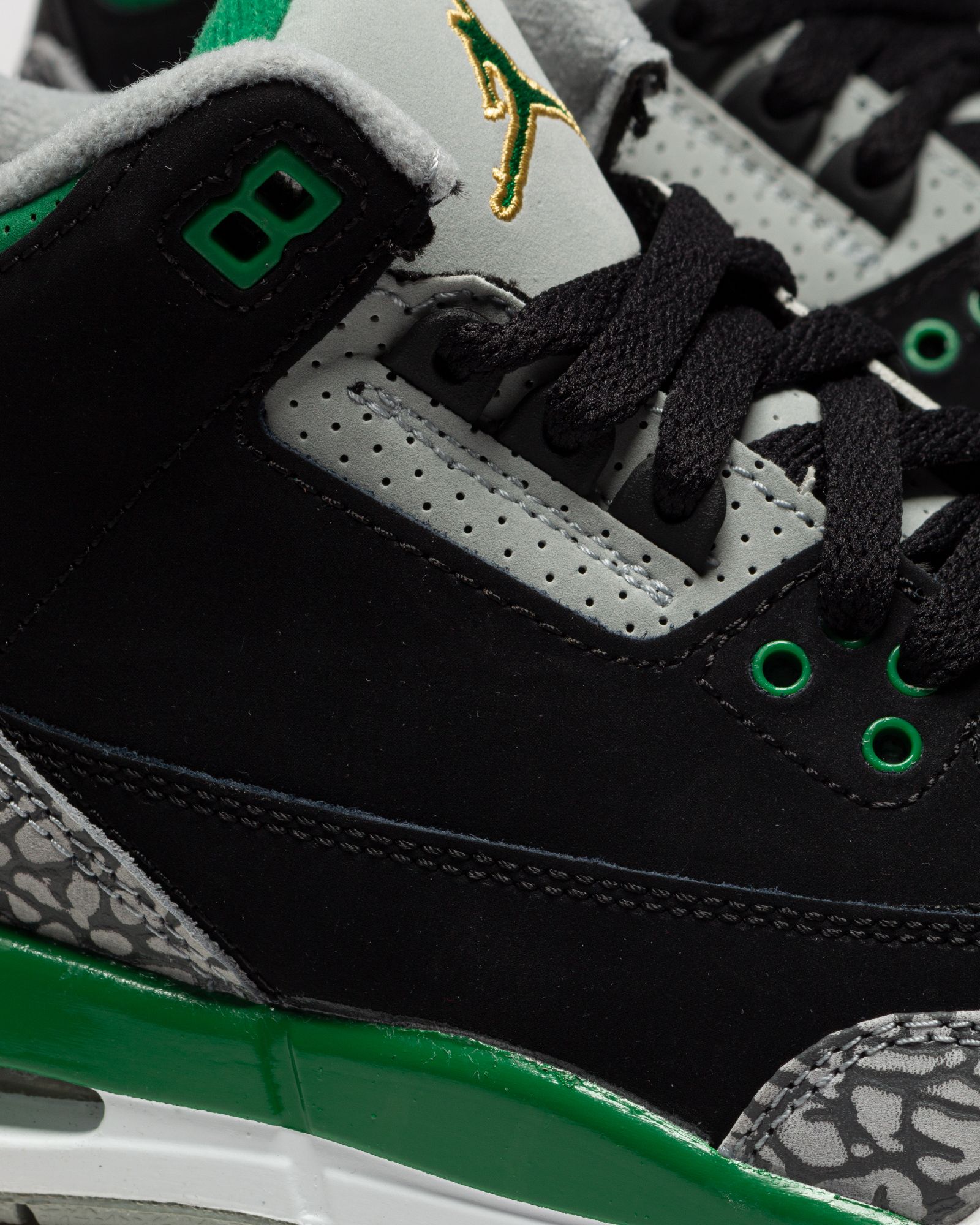 Air Jordan 3 Retro (GS) 'Pine Green'