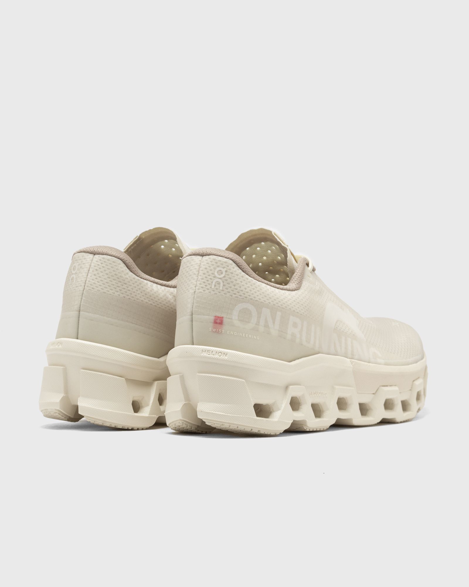 x INVINCIBLE Cloudmonster 2