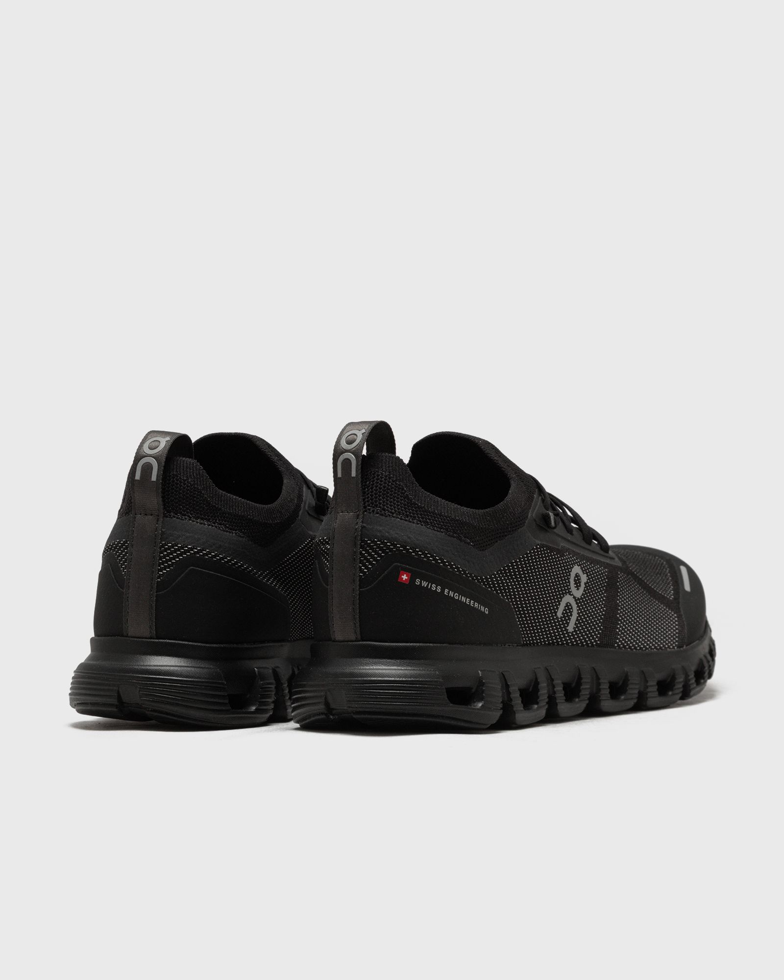 ON Cloud 6 Versa Black | BSTN Store