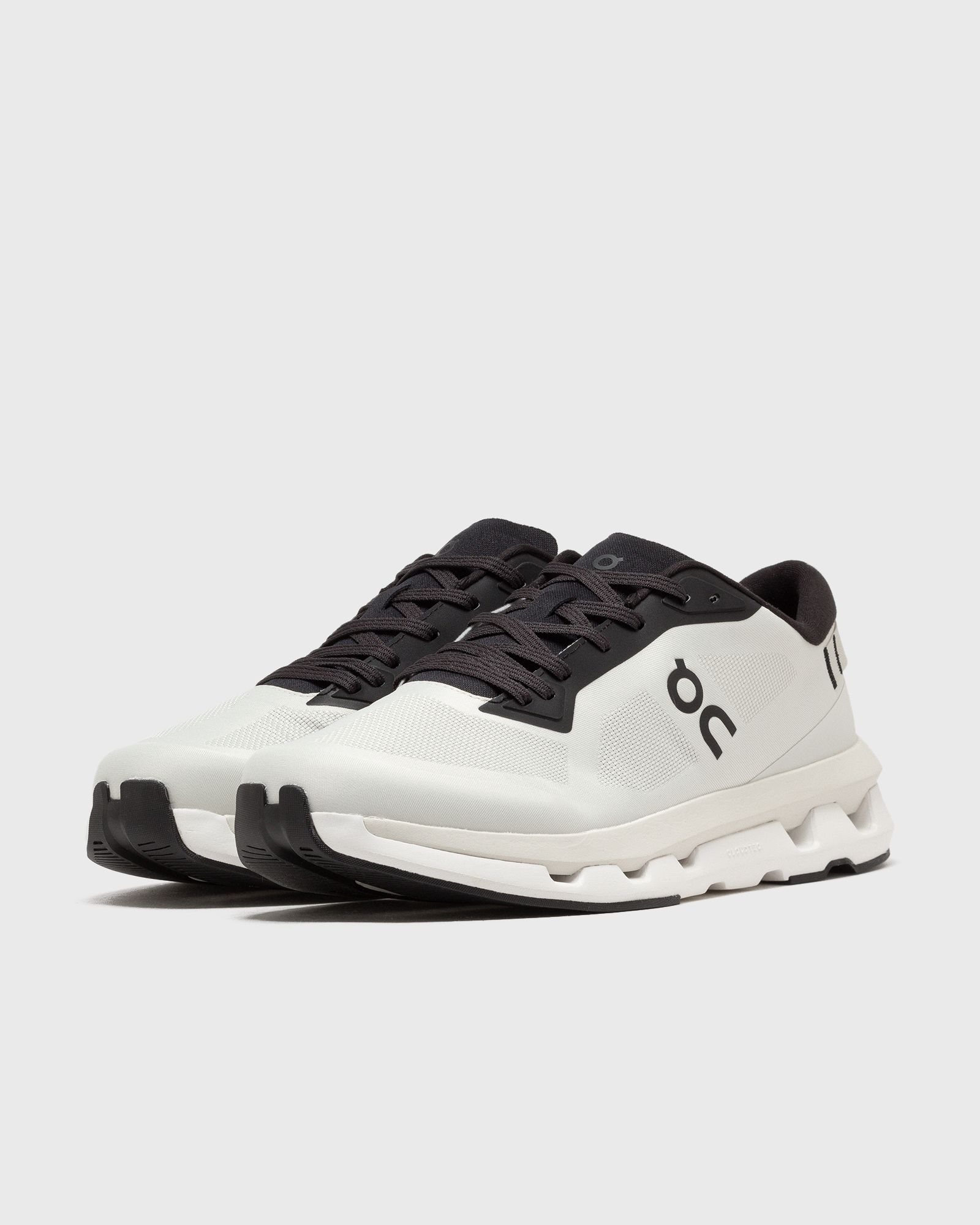 On Cloudzone Cloud クラウド 26.5 26 On】クラウドゾーン（レディース） | Size23-25・ホワイト